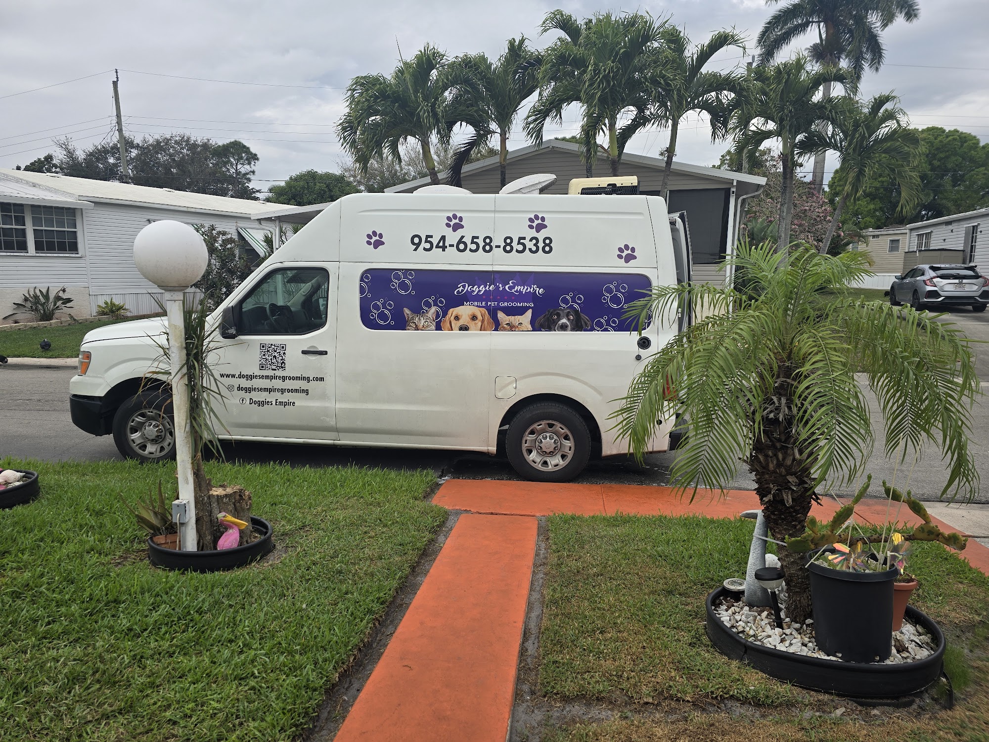 Doggie’s Empire Mobile Pet Grooming Sunrise