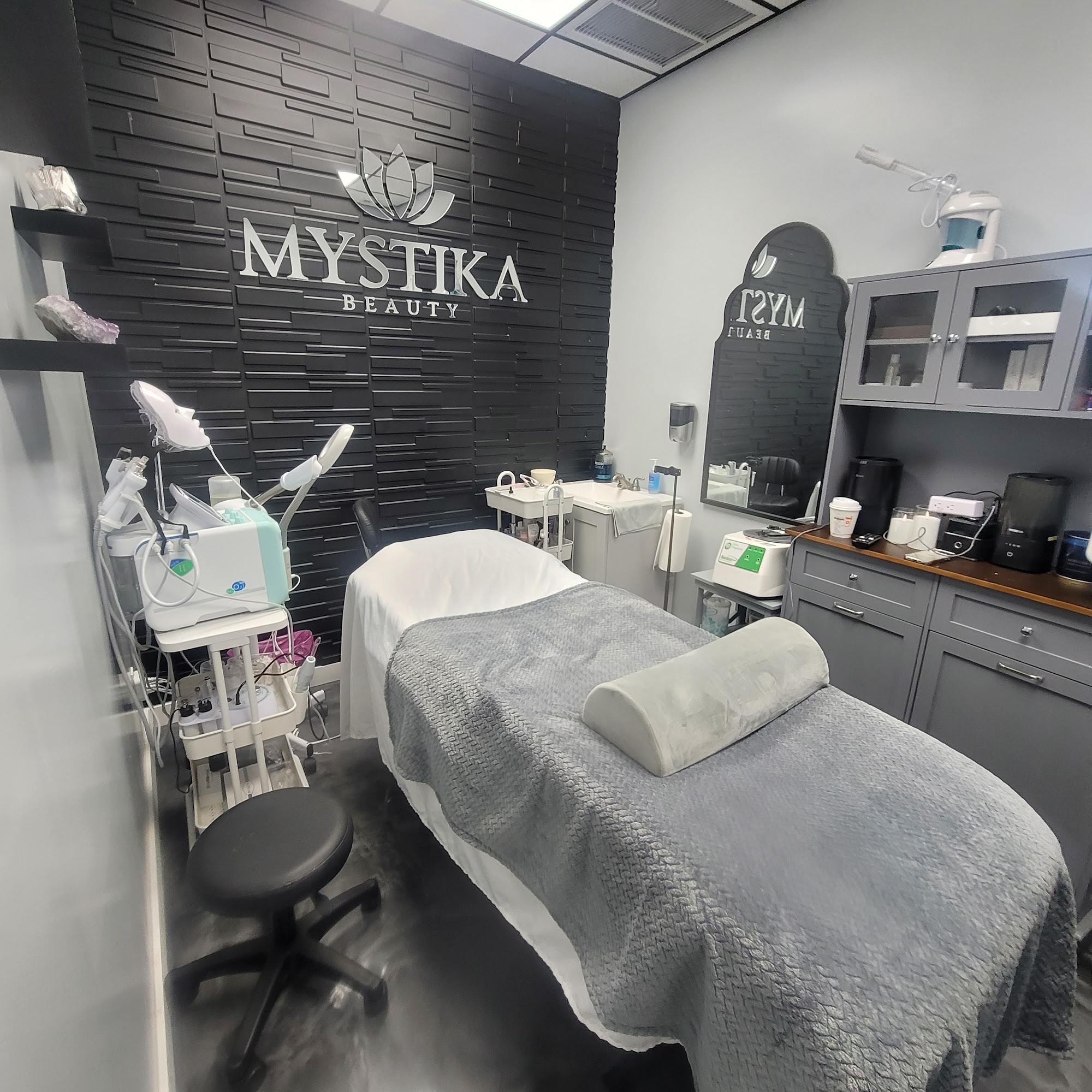 Hendrix Salon Suites