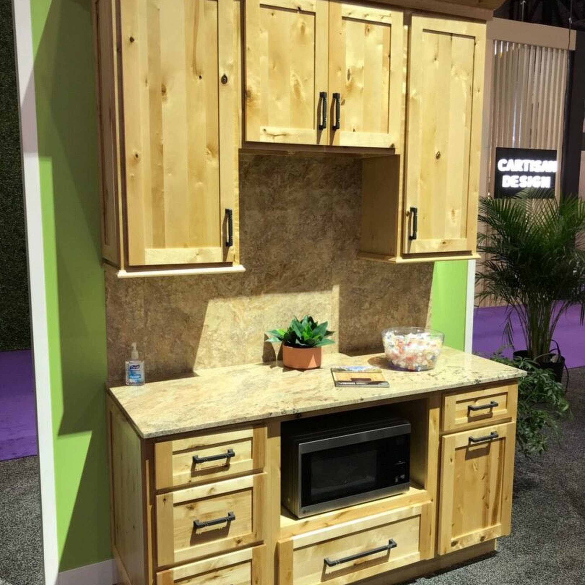 Dixie Cabinets LLC 1519 Capital Cir NE #21, Tallahassee Florida 32308