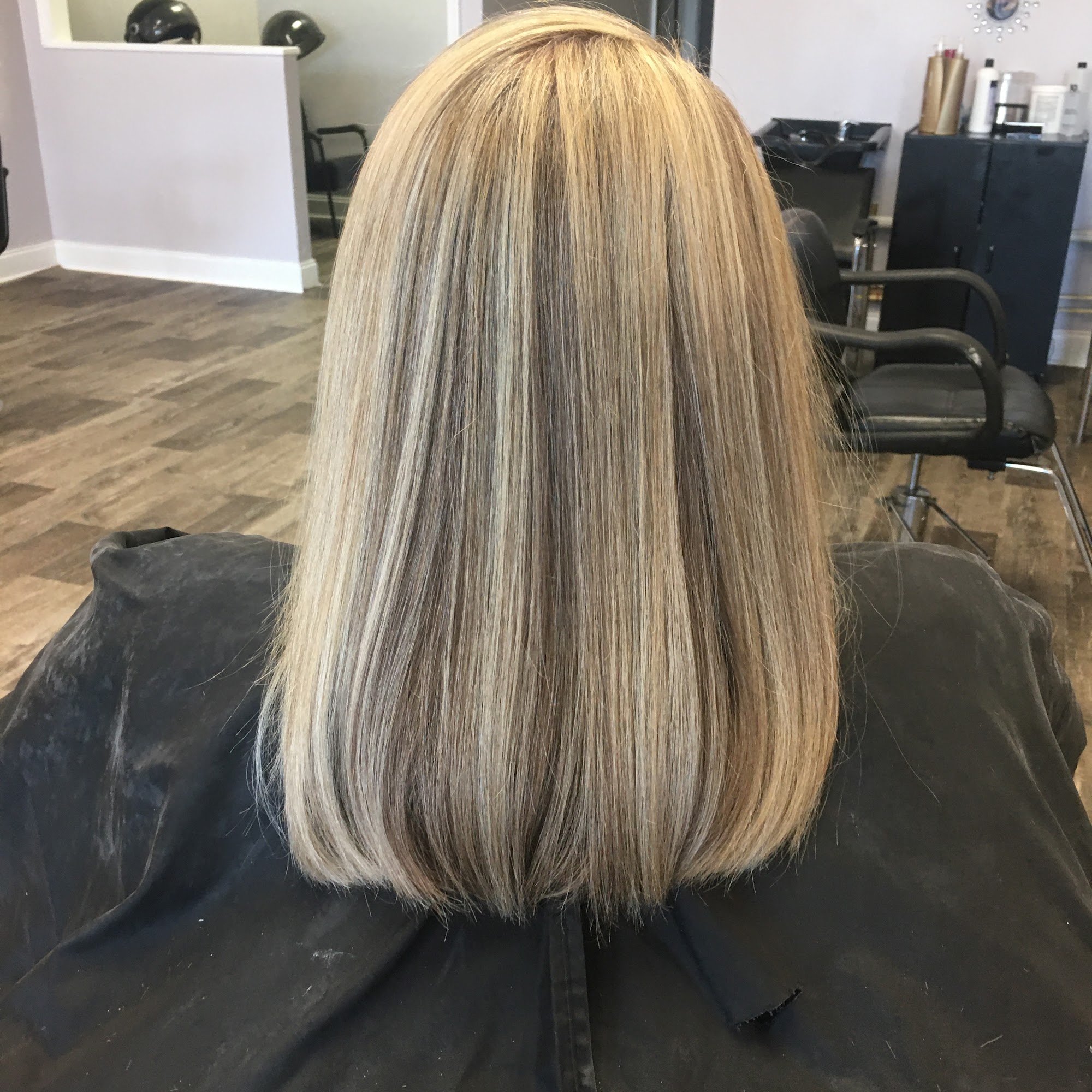 Pearl Beauty Blow Bar 2810 Sharer Rd UNIT 21, Tallahassee Florida 32312