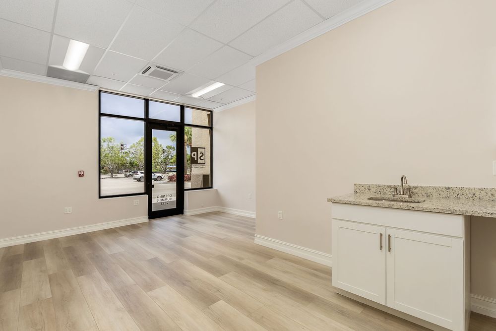 SalonPLEX Suites | Ross Plaza