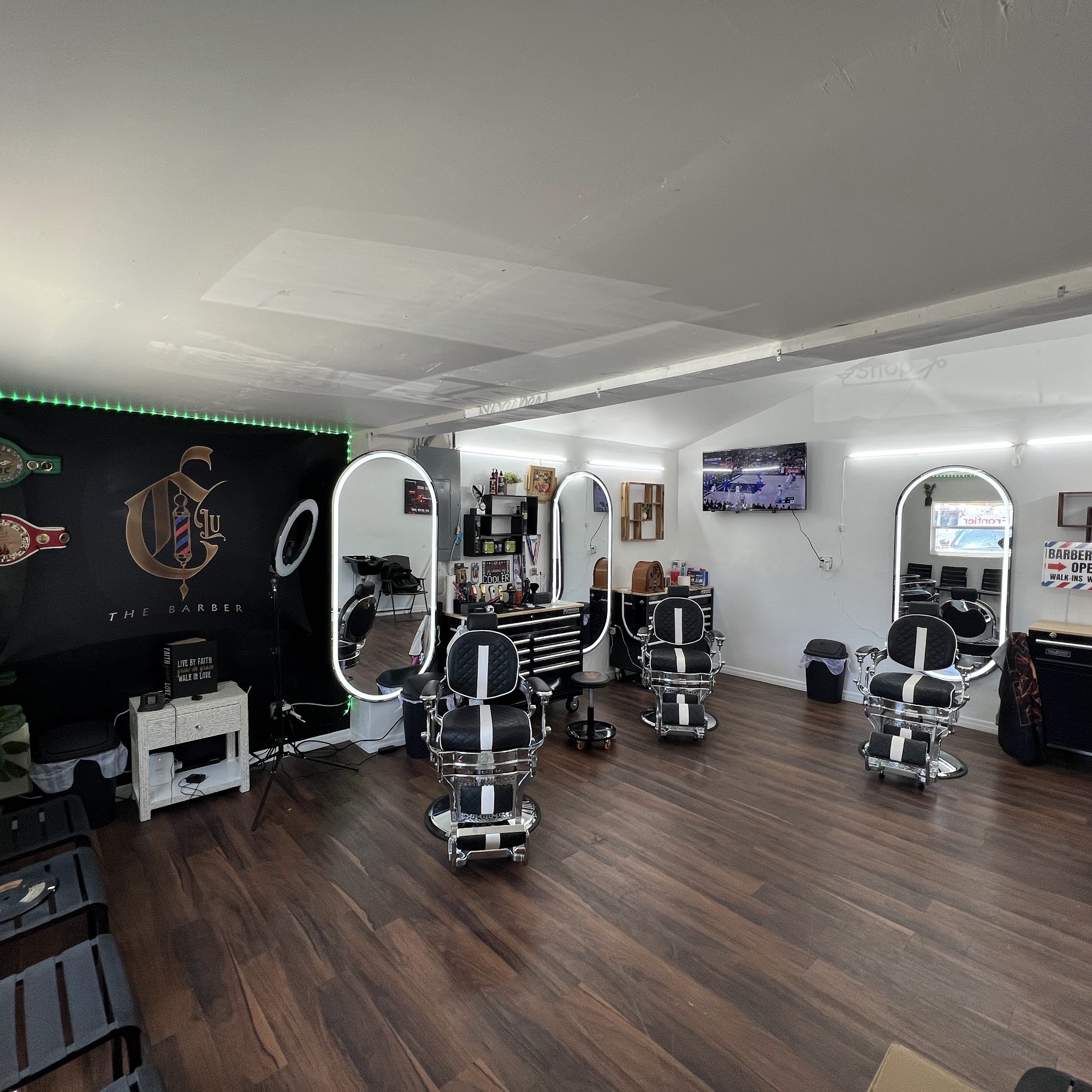 C_LU THE BARBER SHOP 6902 N 21st St, Tampa Florida 33610