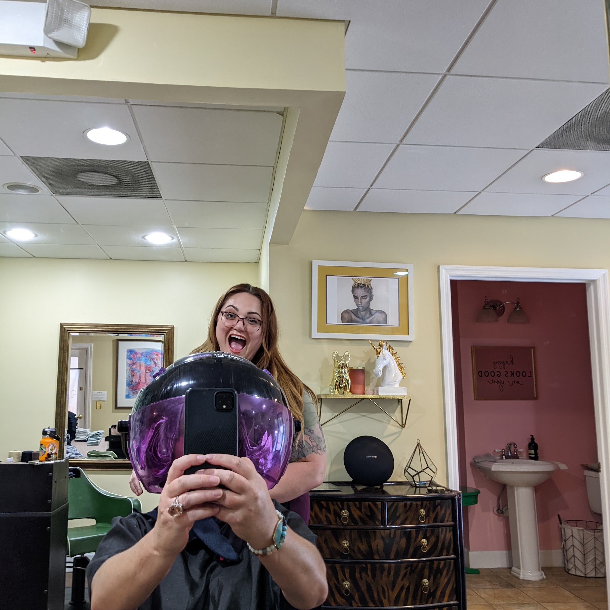 ALEXANDER DANA SALON 3807 W San Miguel St, Tampa Florida 33629
