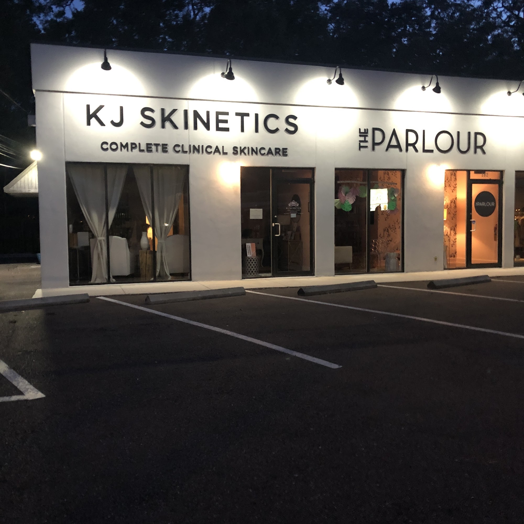 Kelly Jimenez, Licensed Esthetician