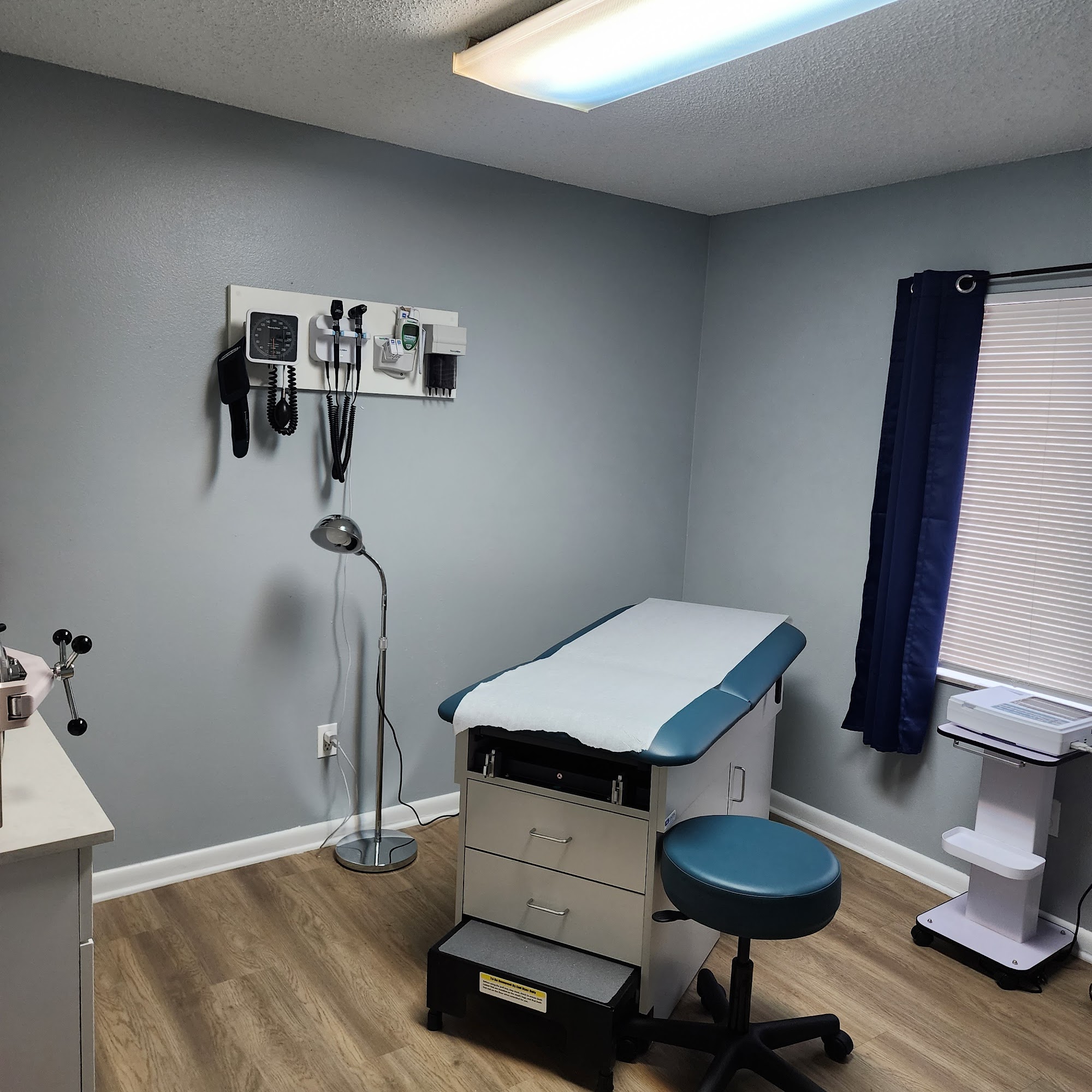 Your Family DR. 11961 N Florida Ave Suite A, Tampa Florida 33612