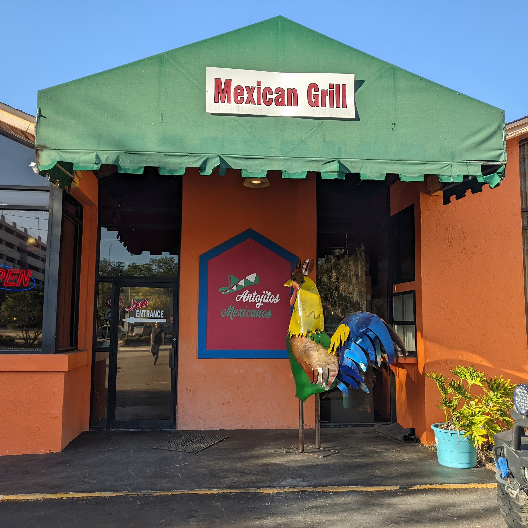 Eduardo's Lokos Tacos Tavares