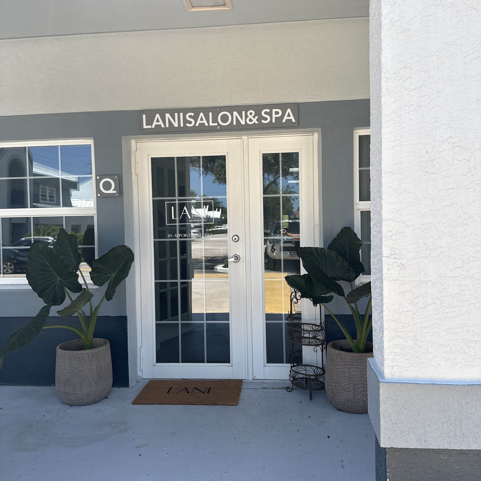 LANI Salon and Spa 333 17th St suite q, Vero Beach Florida 32960