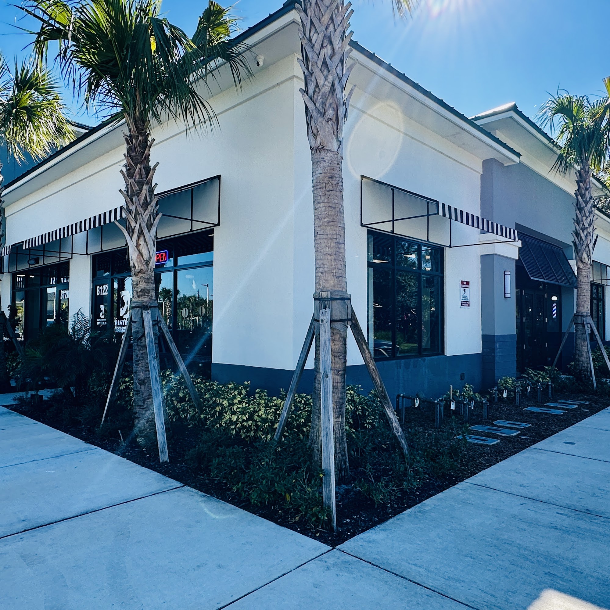 Distrikt Barbershop 8776 Lantana Rd Suite B-122, Wellington Florida 33467