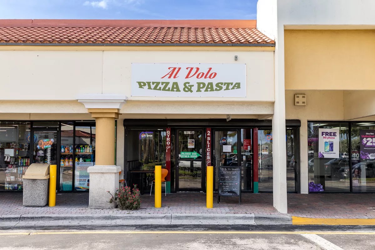 Al Volo Pizza & Pasta 2919 N Military Trl B, West Palm Beach