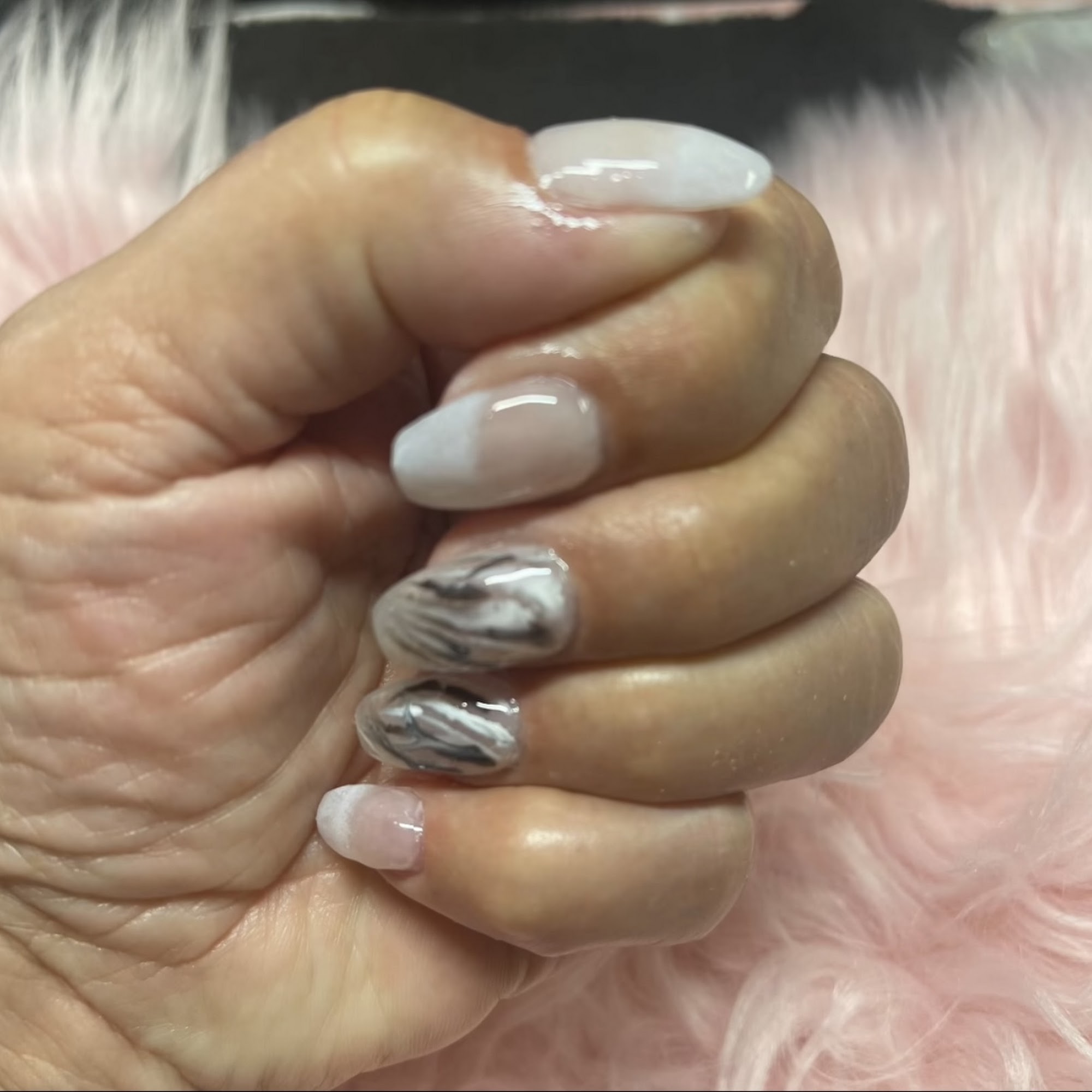 Dina’s nails spa 4637 SW 31st Dr, West Park Florida 33023