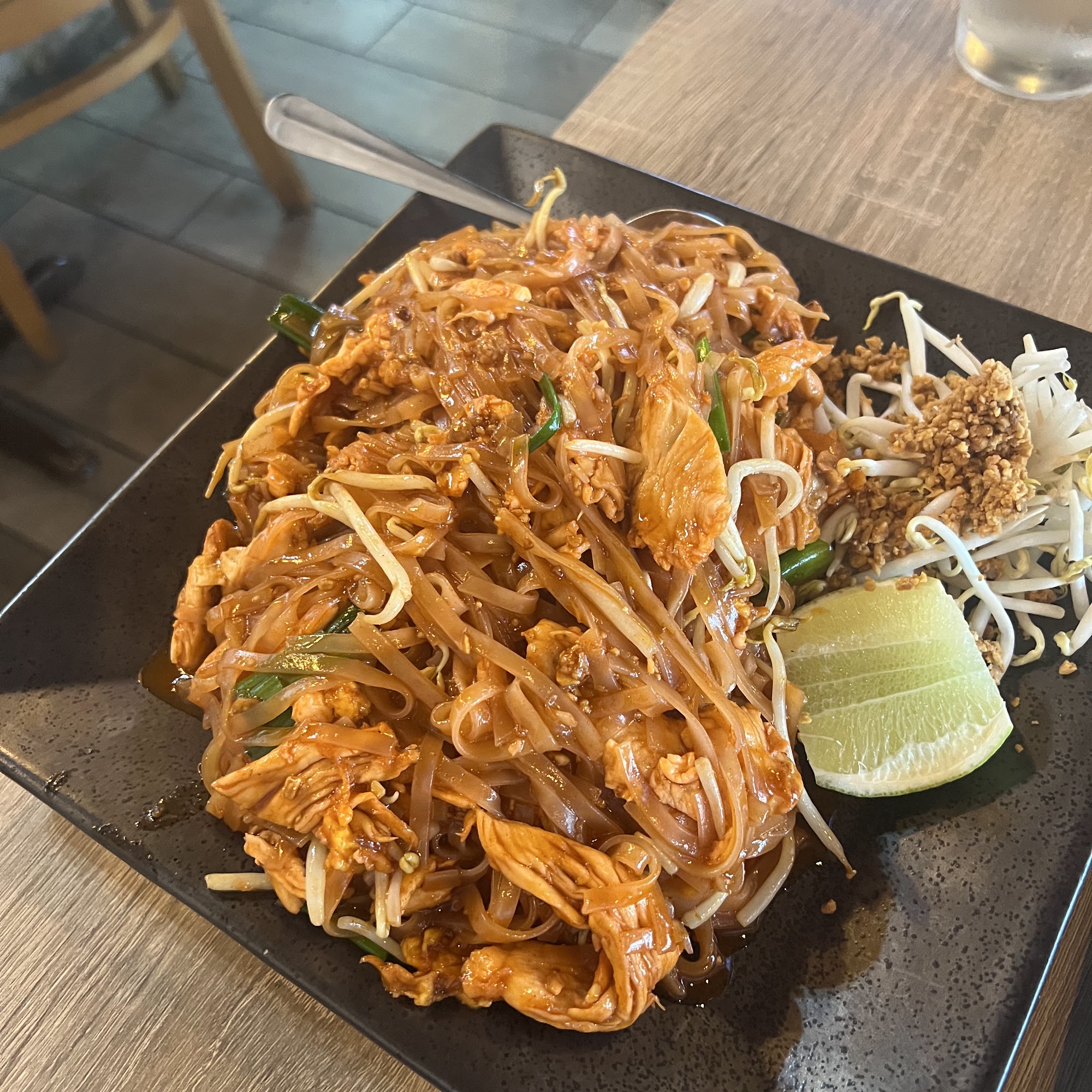 SURI SUSHI THAI Weston