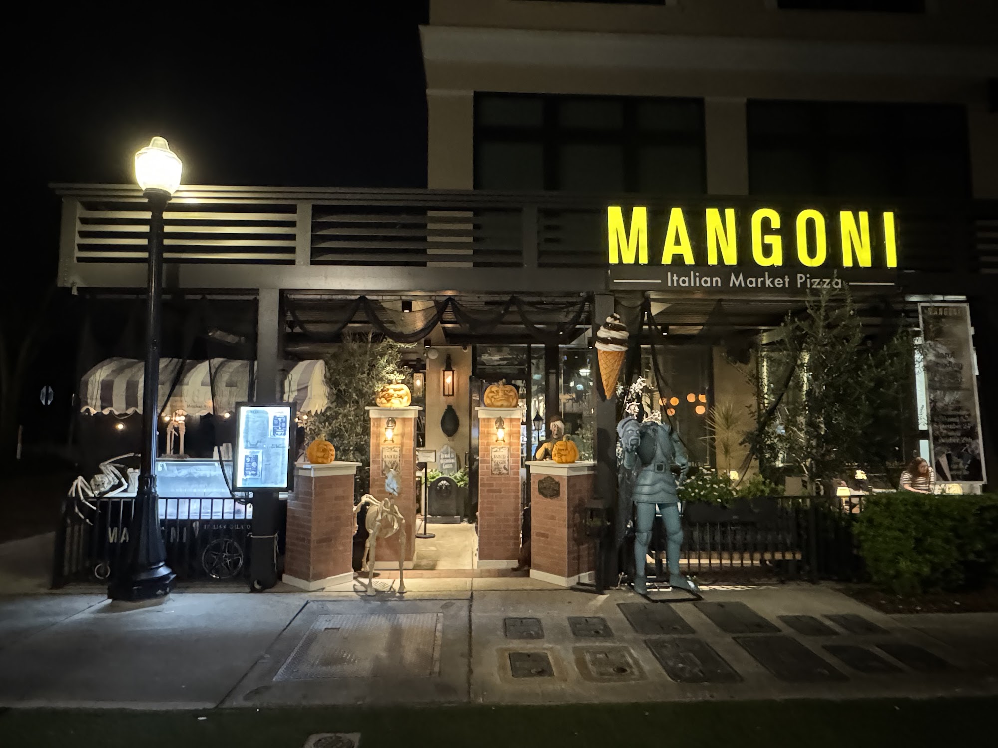 MANGONI Italian Market Pizza Winter Garden