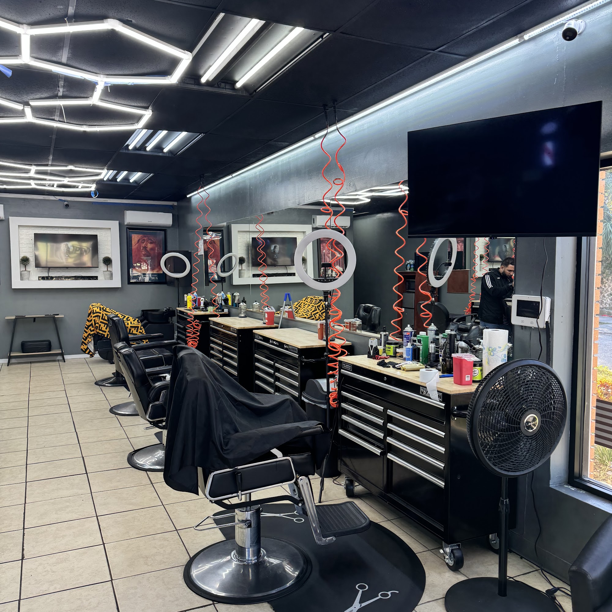 SC BARBERSHOP ? 1120 6th St NW, Winter Haven Florida 33881