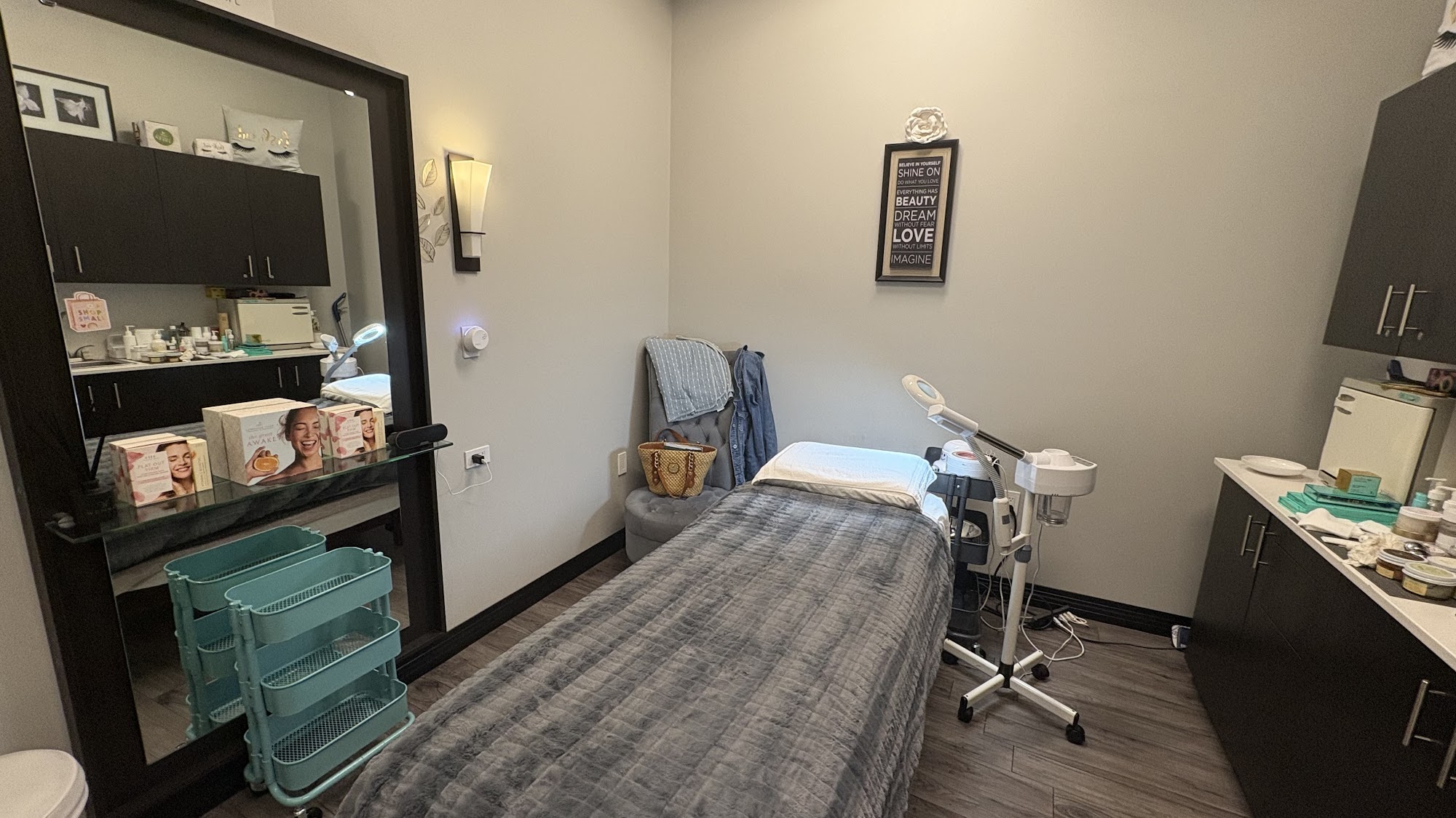 Diva's Makeup & Brow Bar My Salon Suites, 4270 Aloma Ave #120, Winter Park Florida 32792