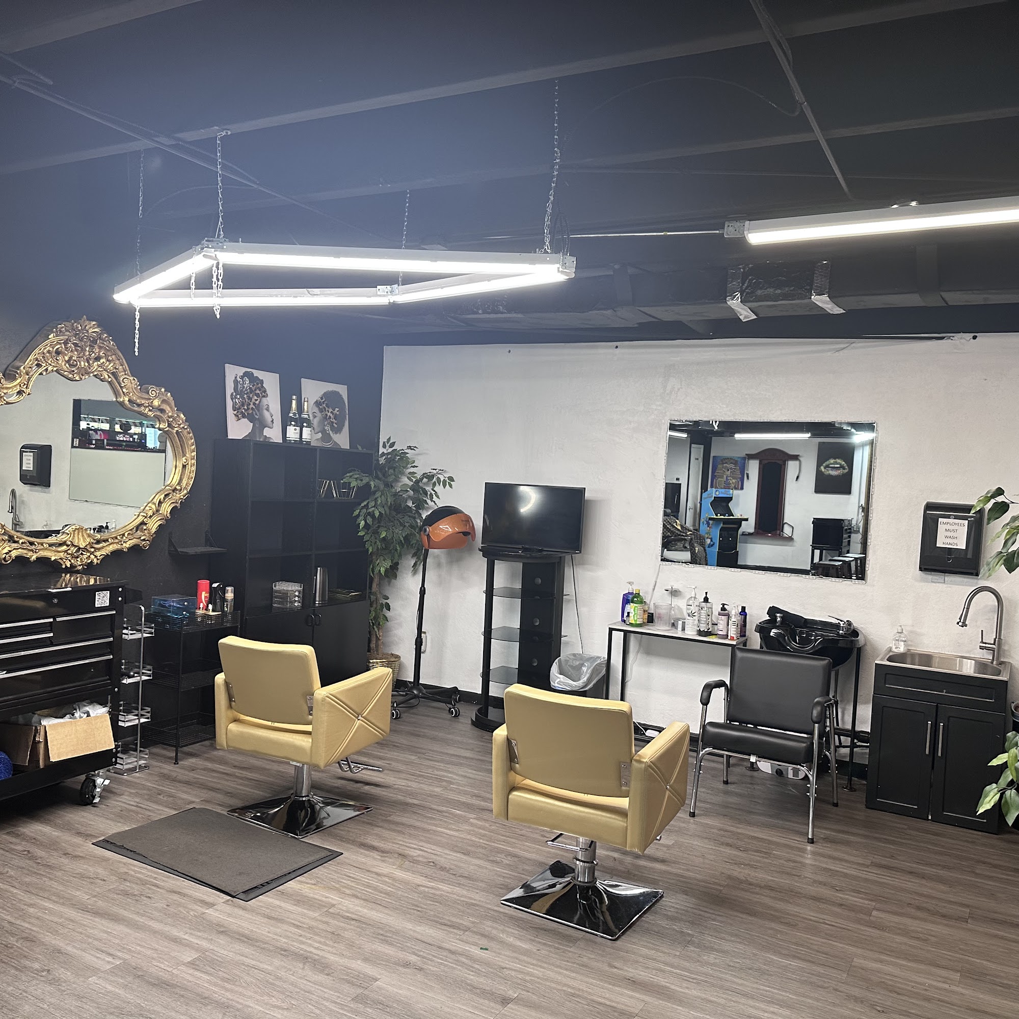 24K BARBER & TATTOO LOUNGE 2240 Winter Woods Blvd, Winter Park Florida 32792