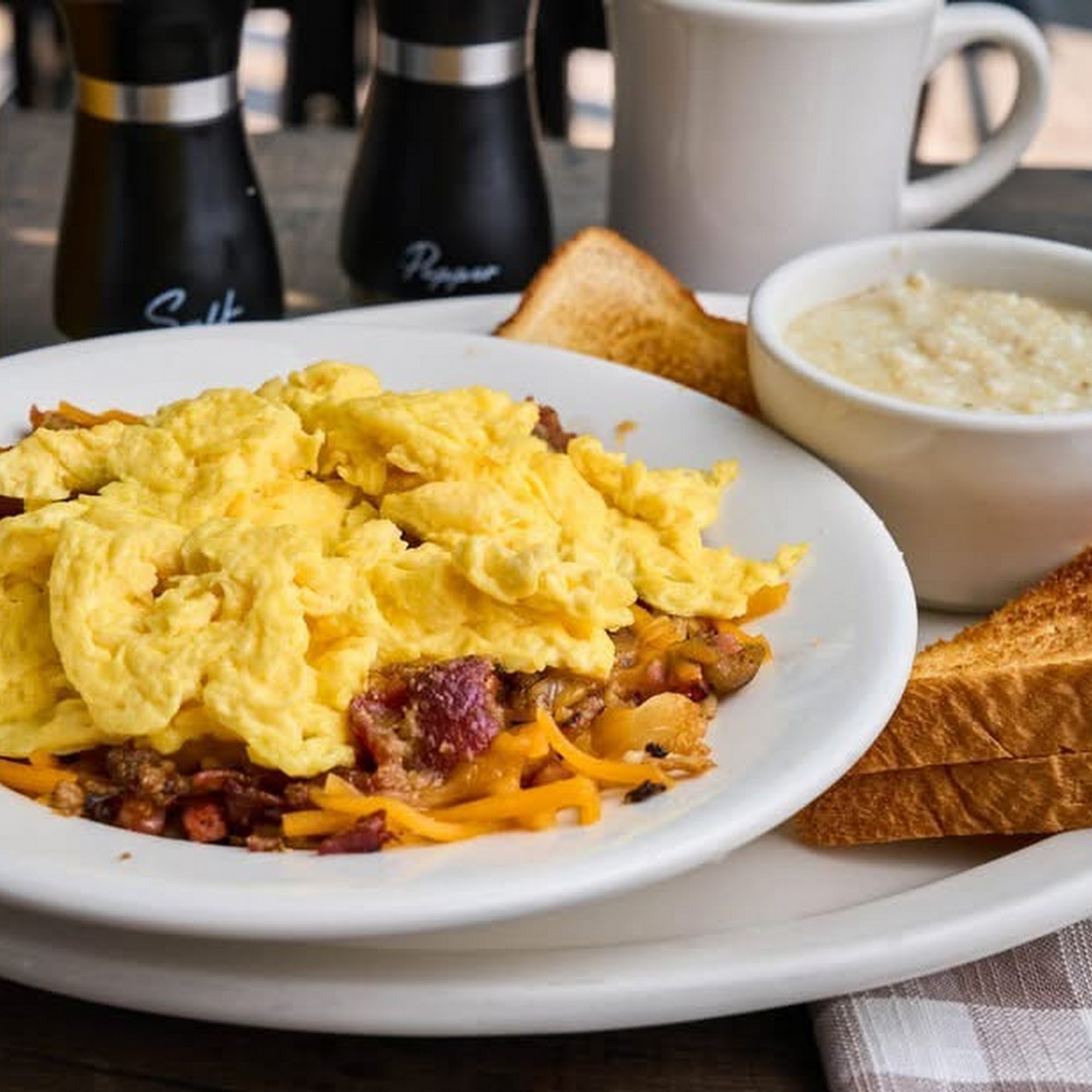 Rise and Dine Family restaurant Acworth