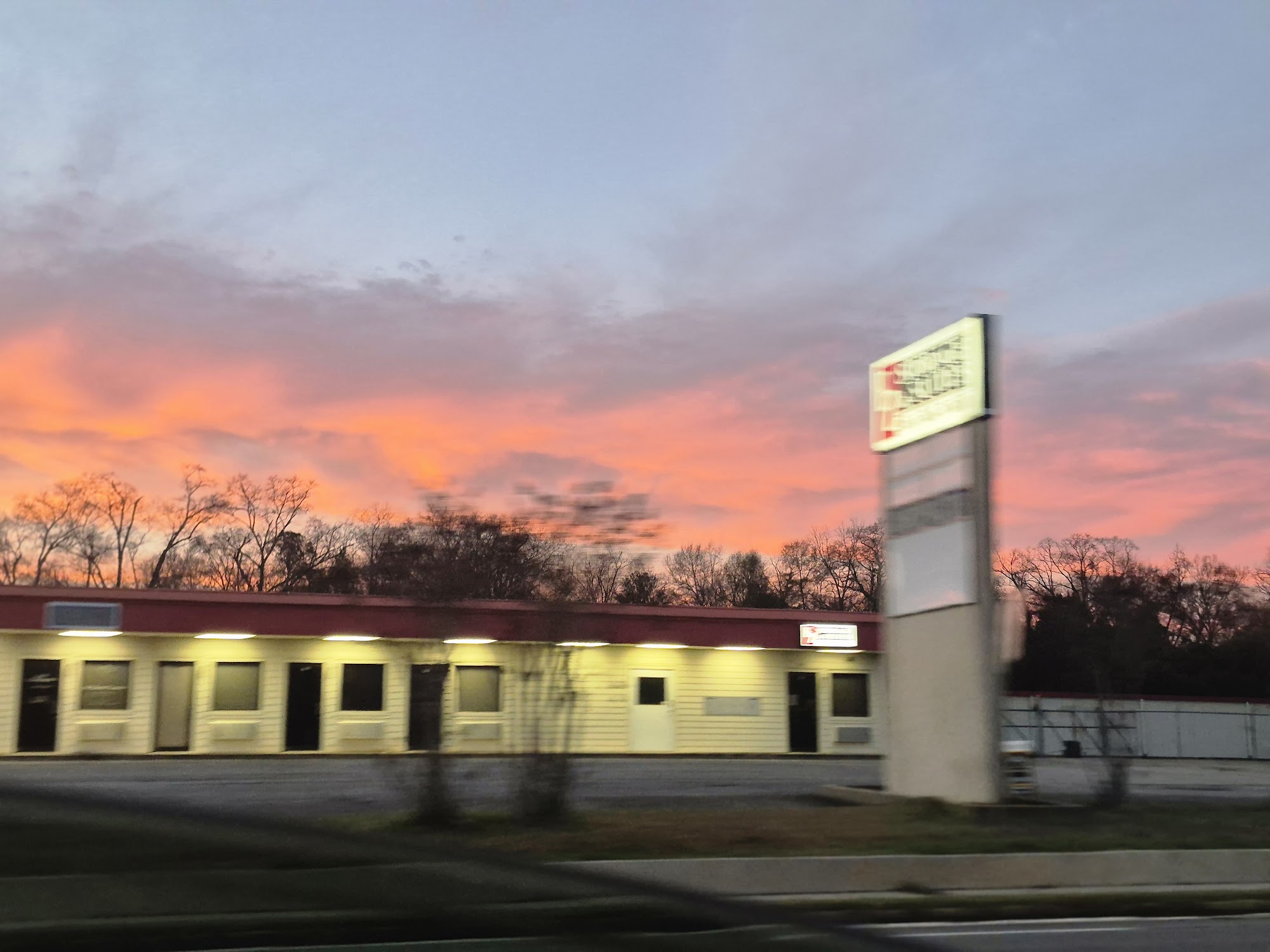 Ez Storage & Suites Americus