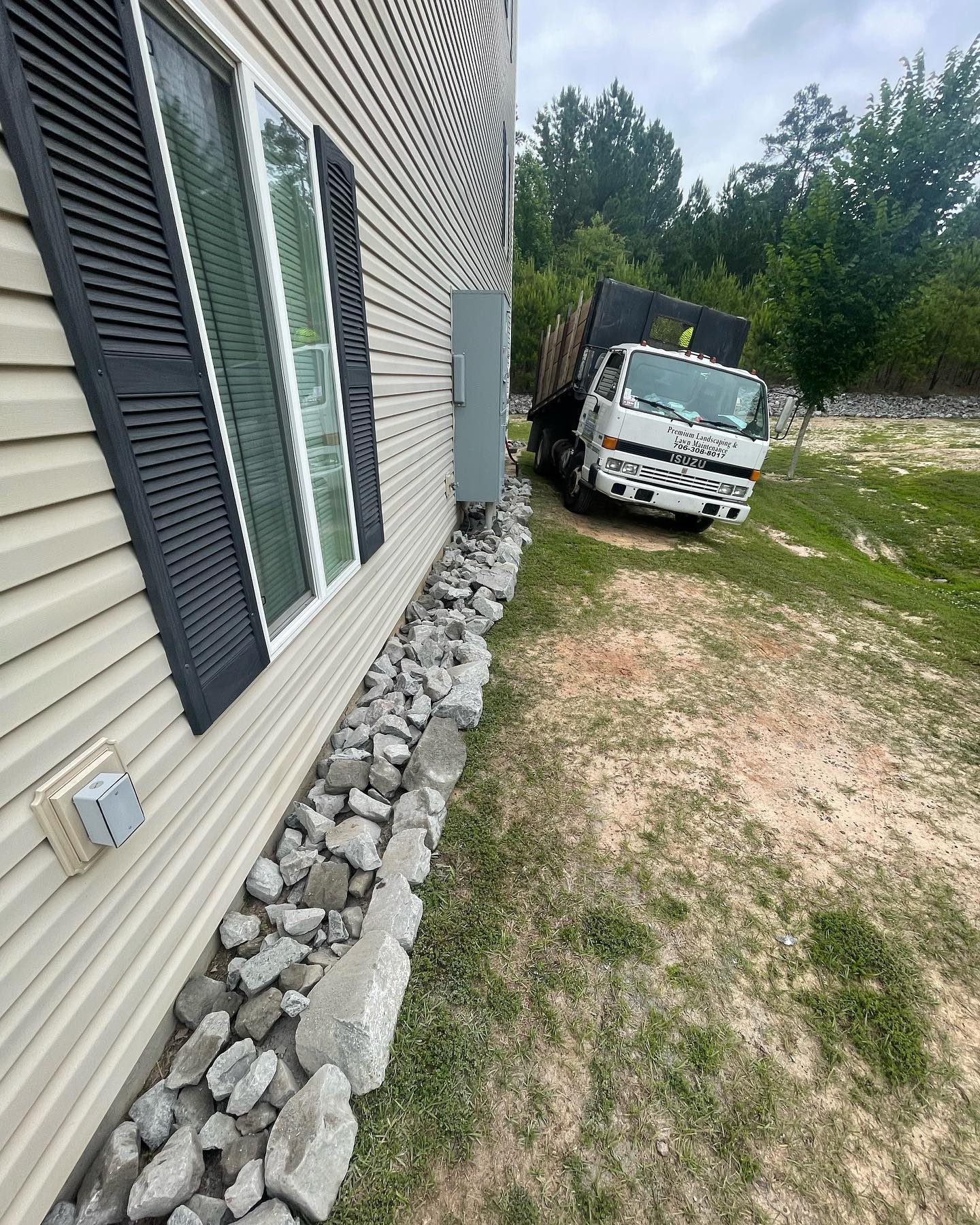 Premium Landscaping & Lawn Maintenance