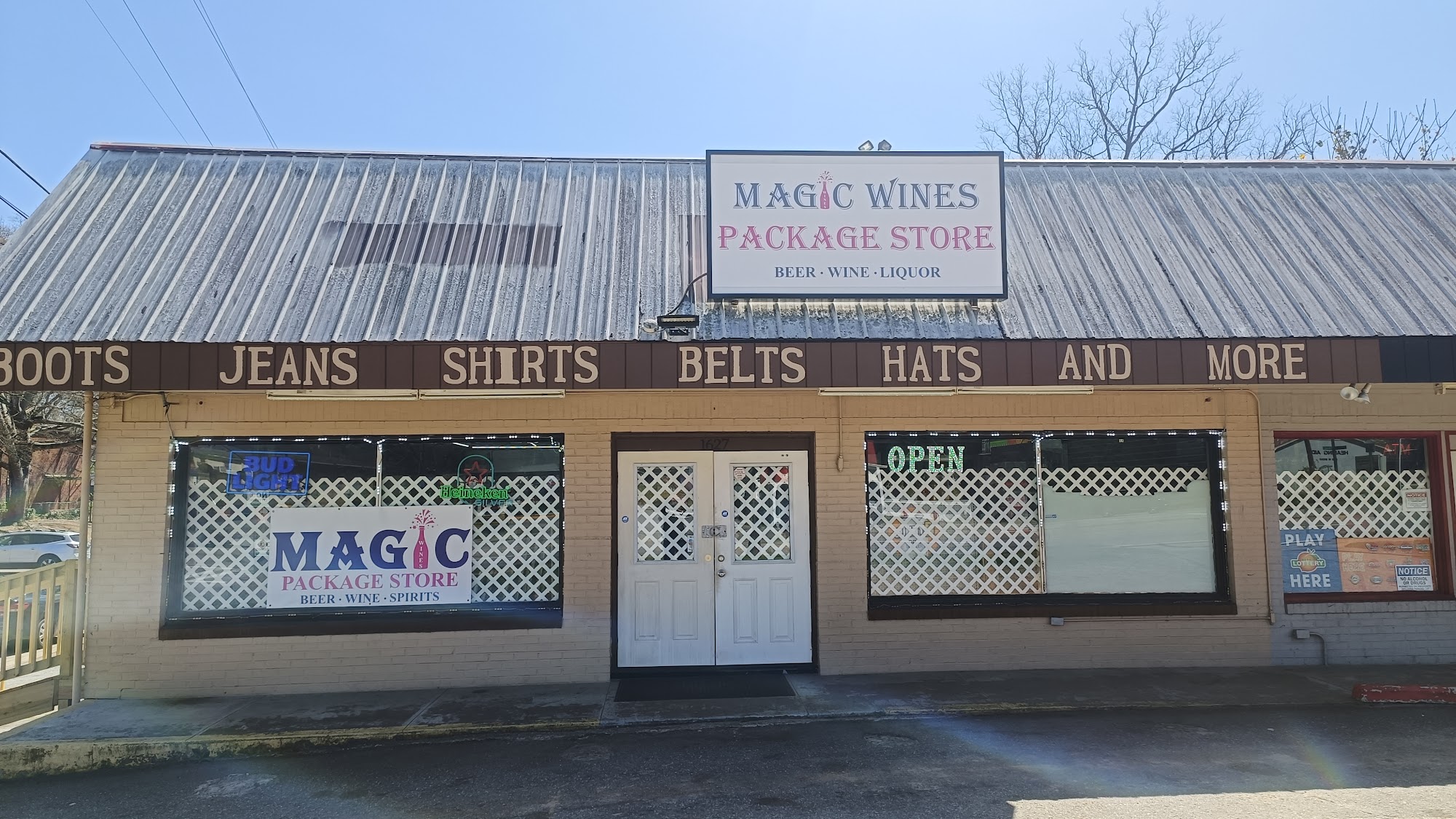 MAGIC WINES - PACKAGE STORE