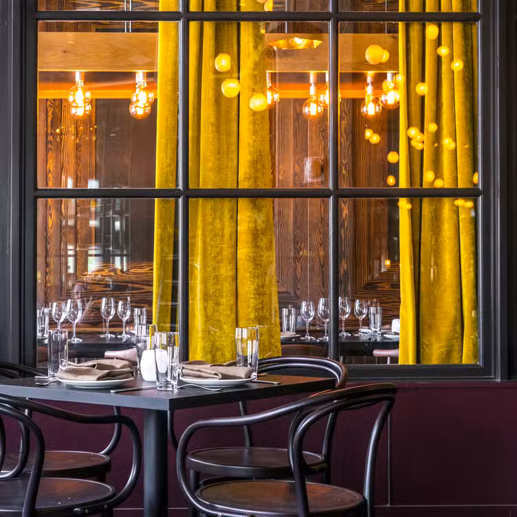 Photo credit: opentable