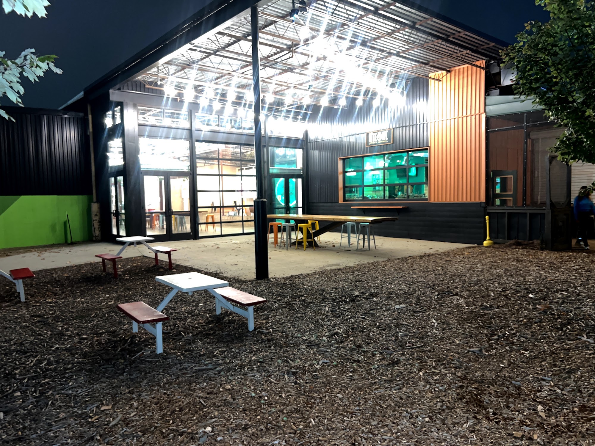 NiteOwl Kitchen and Cocktails Avondale Estates