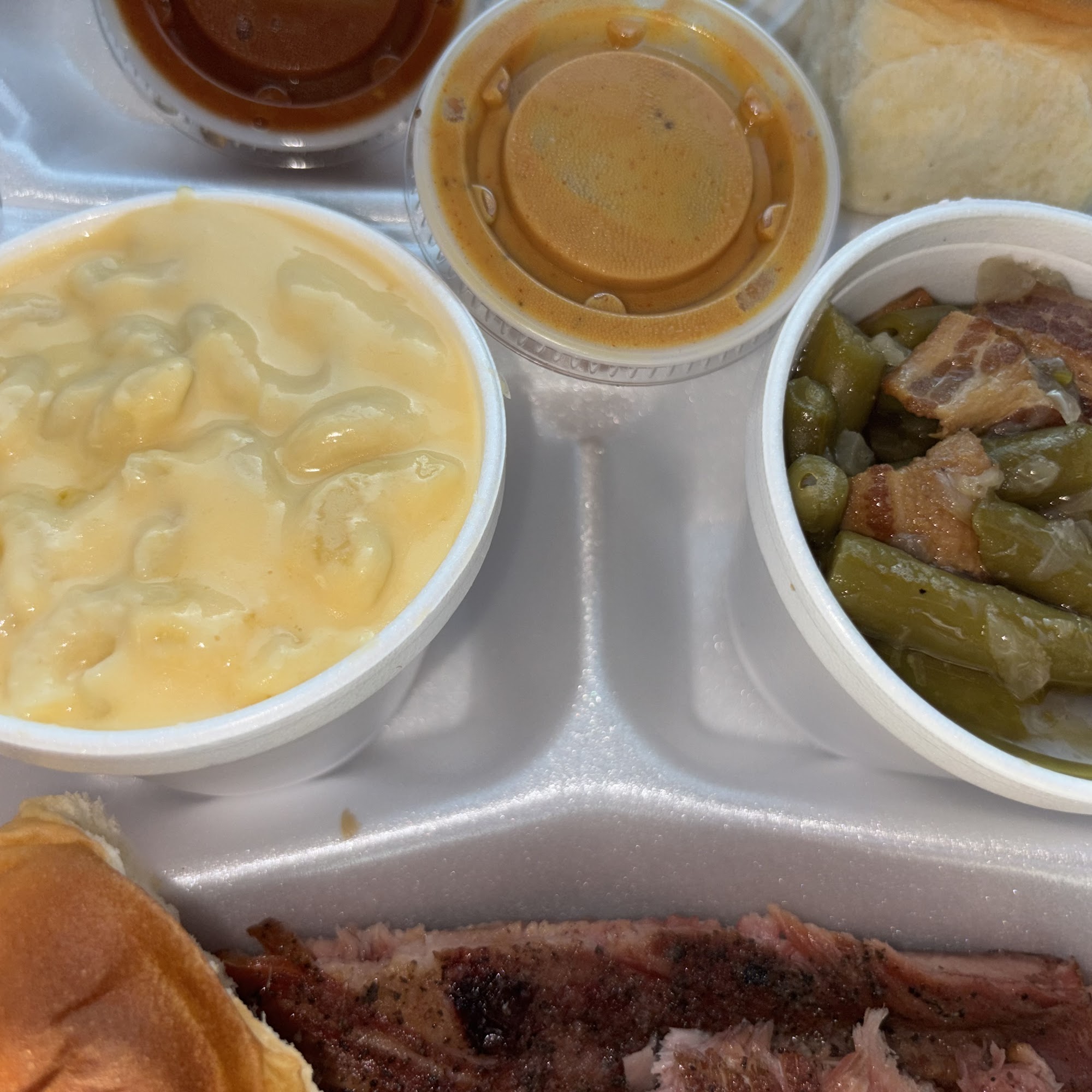 Ernies B-B-Que 182 Taylor St, Blackshear