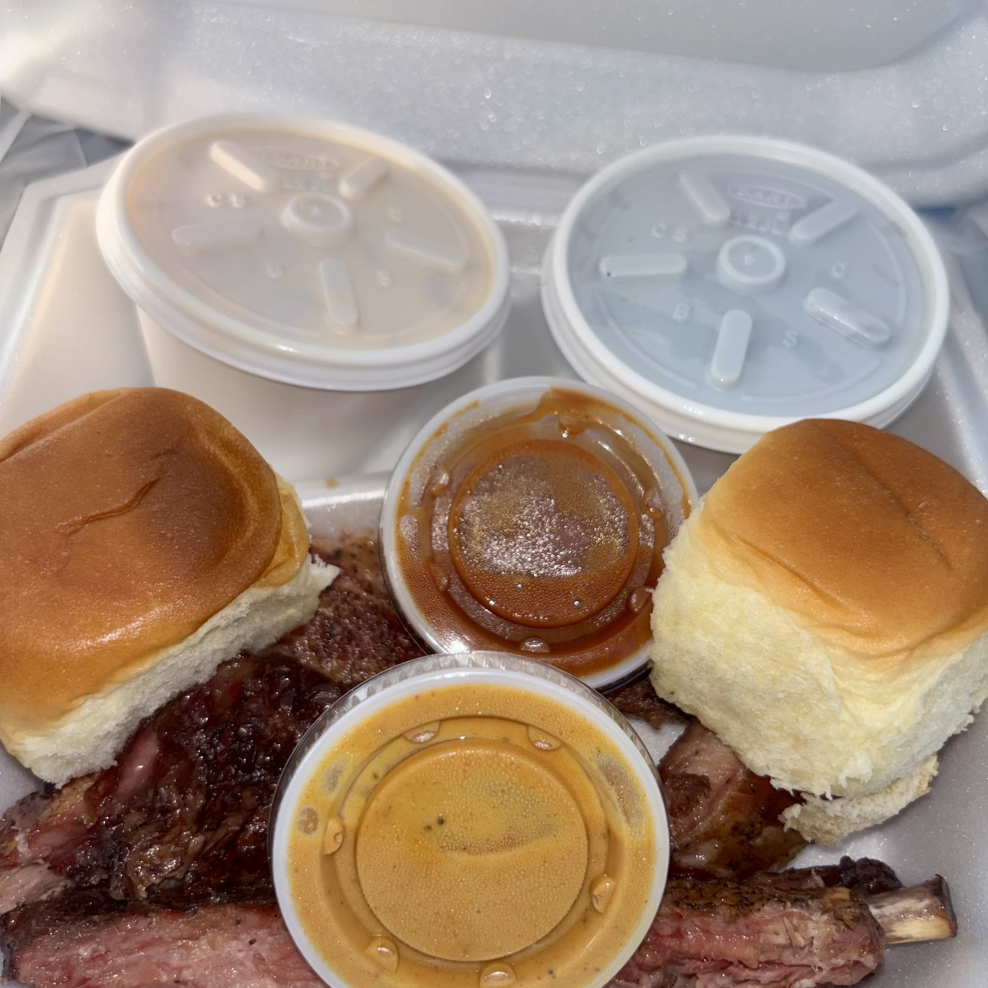 Ernies B-B-Que