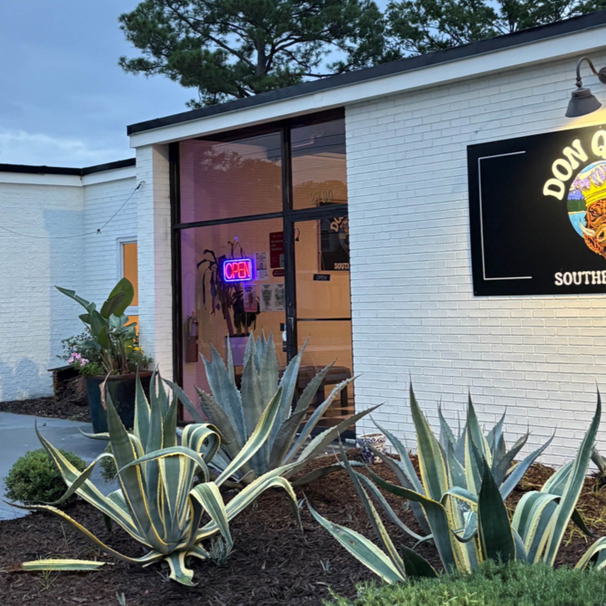 Don Que’s Southern BBQ 2700 Parkwood Dr, Brunswick, GA 31520