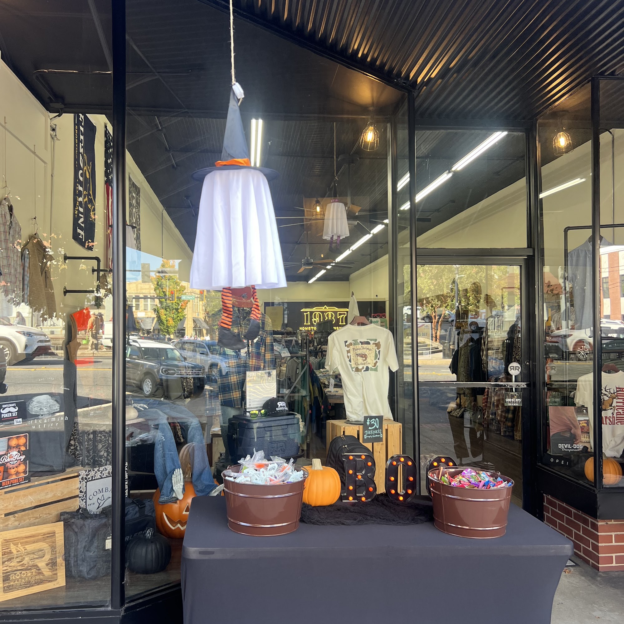 1987 Hometown Men's Wear Calhoun