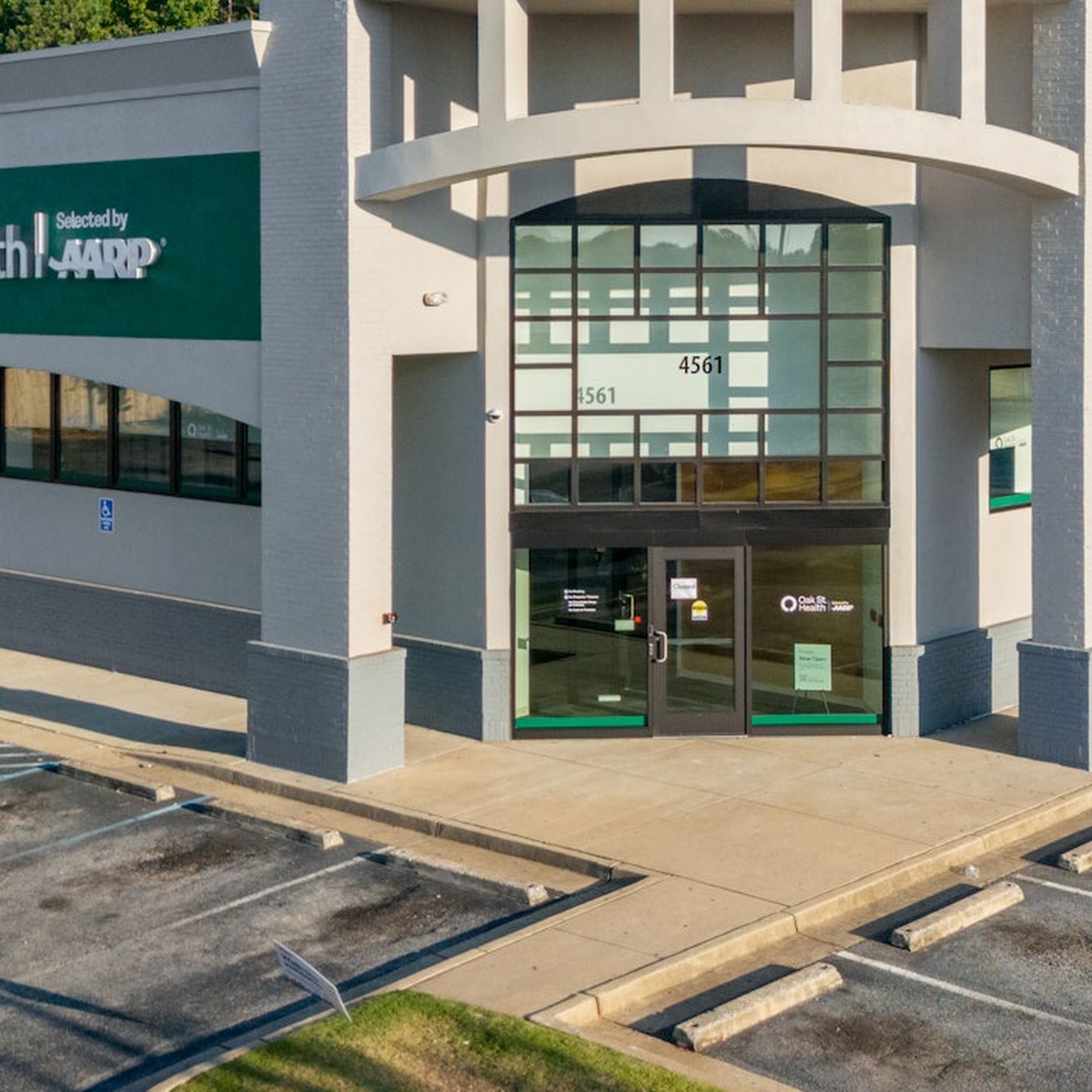 Oak Street Health Columbus Primary Care Clinic 4561 River Rd A, Columbus Georgia 31904
