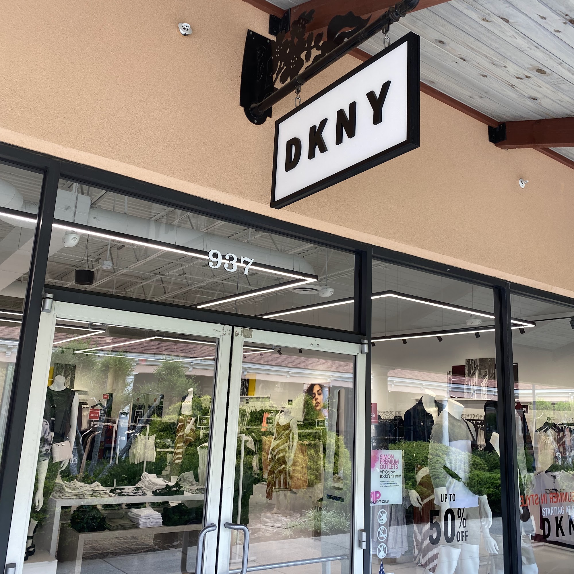 Karl Lagerfeld Paris Dawsonville