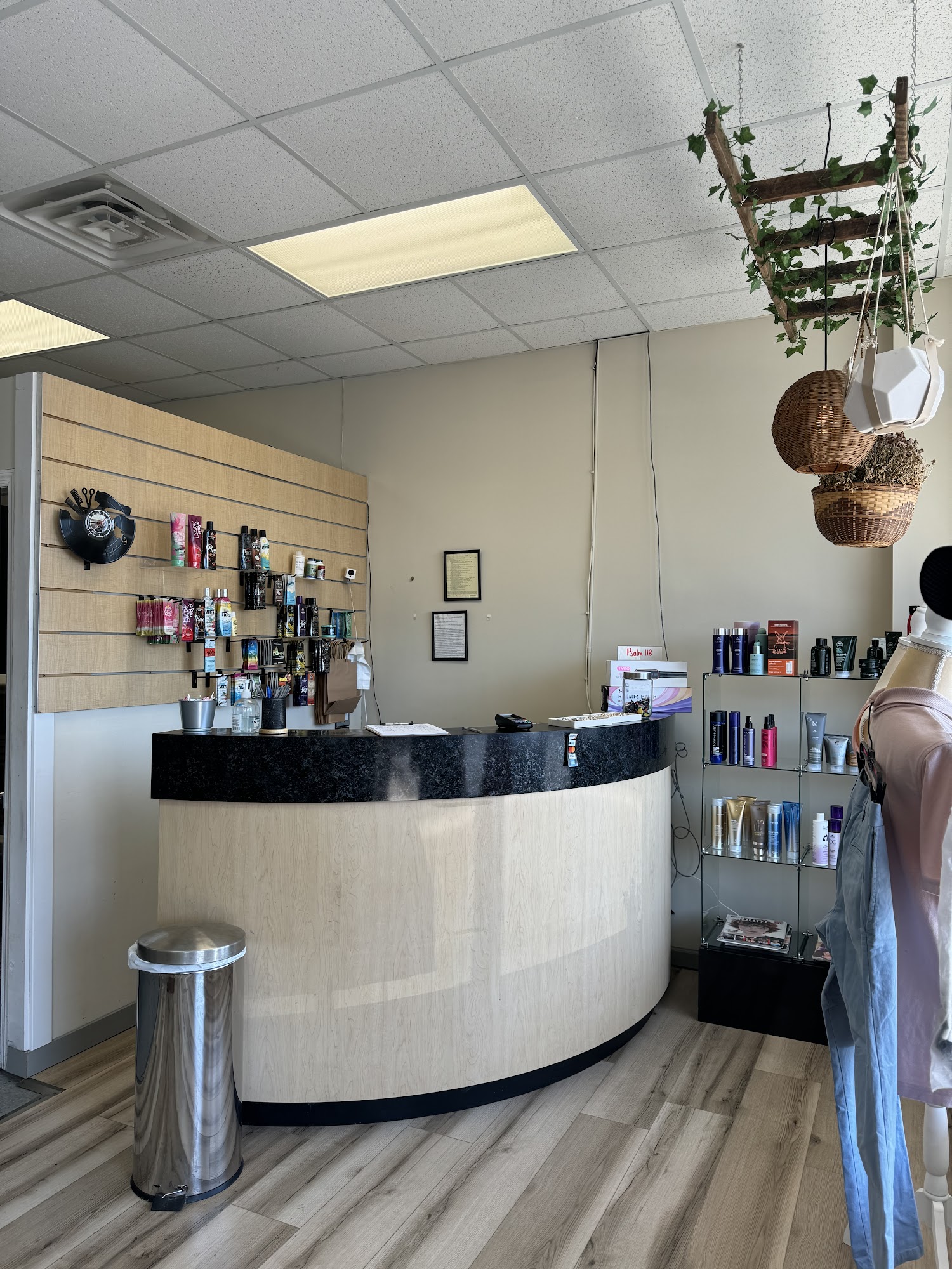 Great Cutz & Tanning