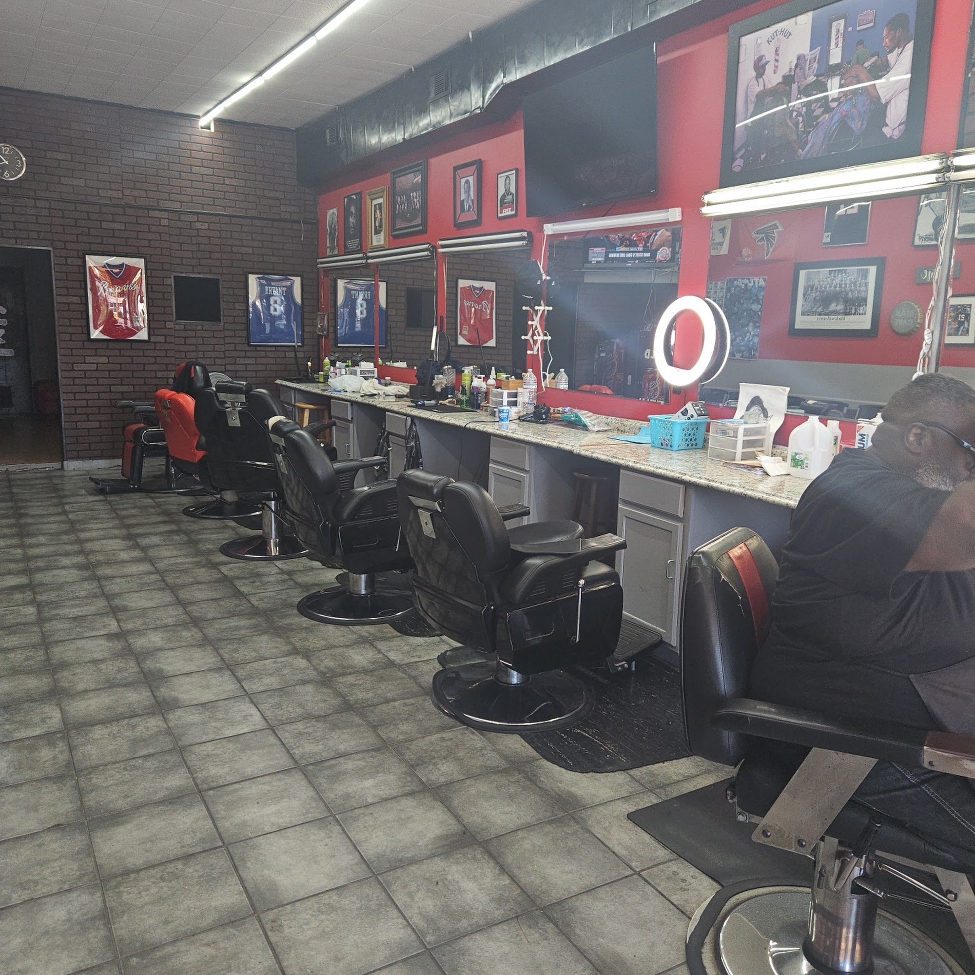 Legit Cuts 4695 Jonesboro Rd, Forest Park Georgia 30297