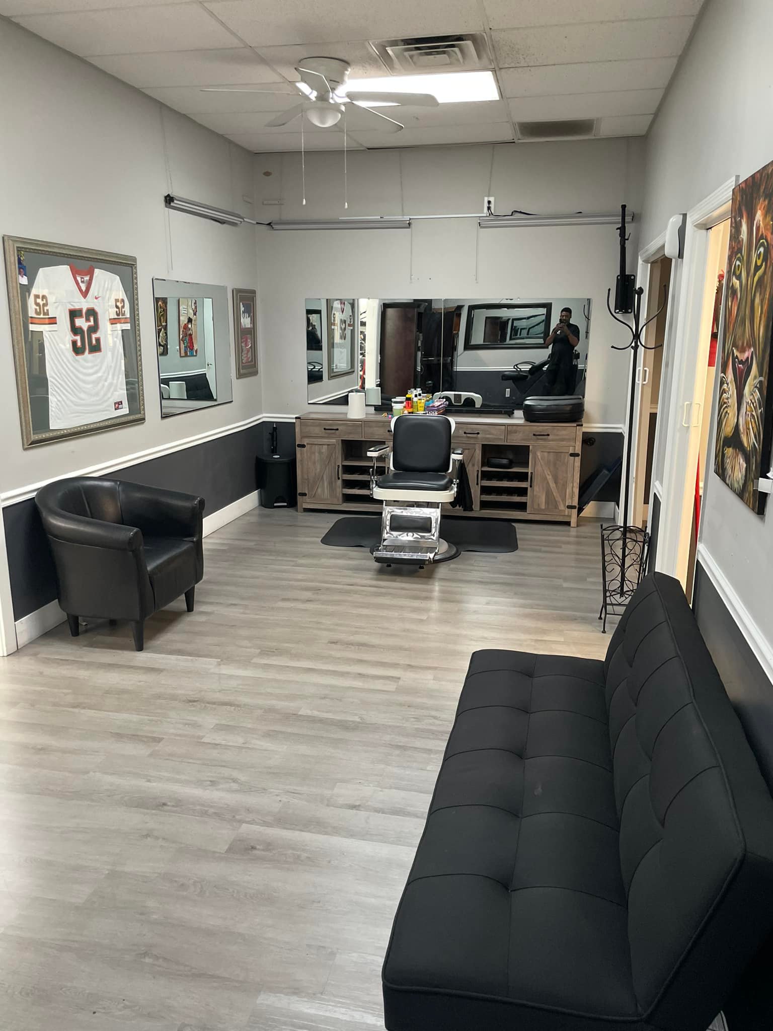 Jazzy’s Barber & Beauty Salon