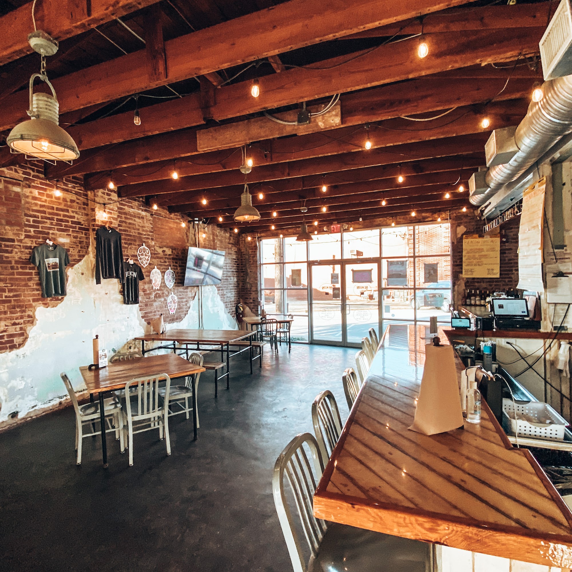 Beacon Brewing Co. & Tutto Pepe Dining Room LaGrange