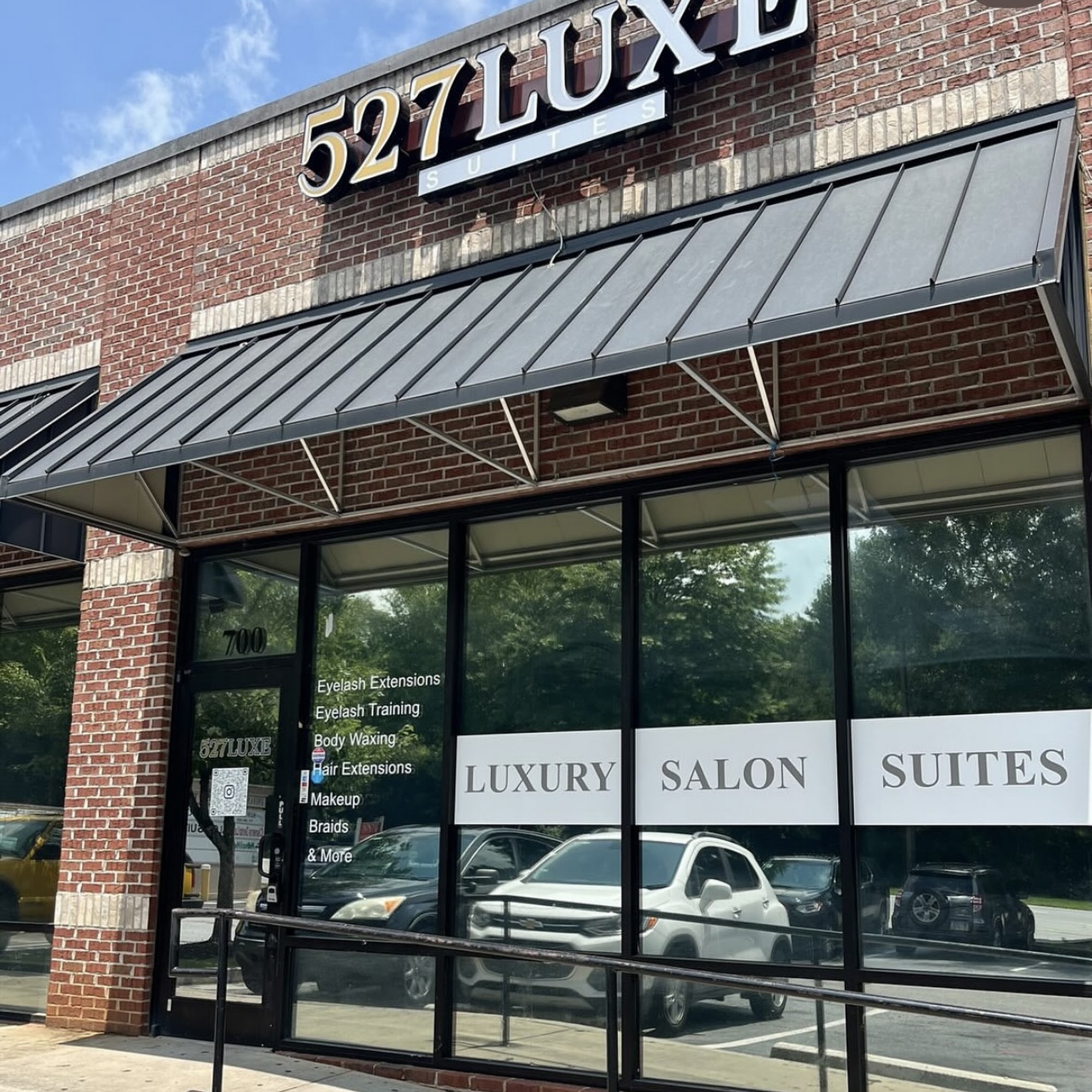 527 Luxe Salon Suites LLC