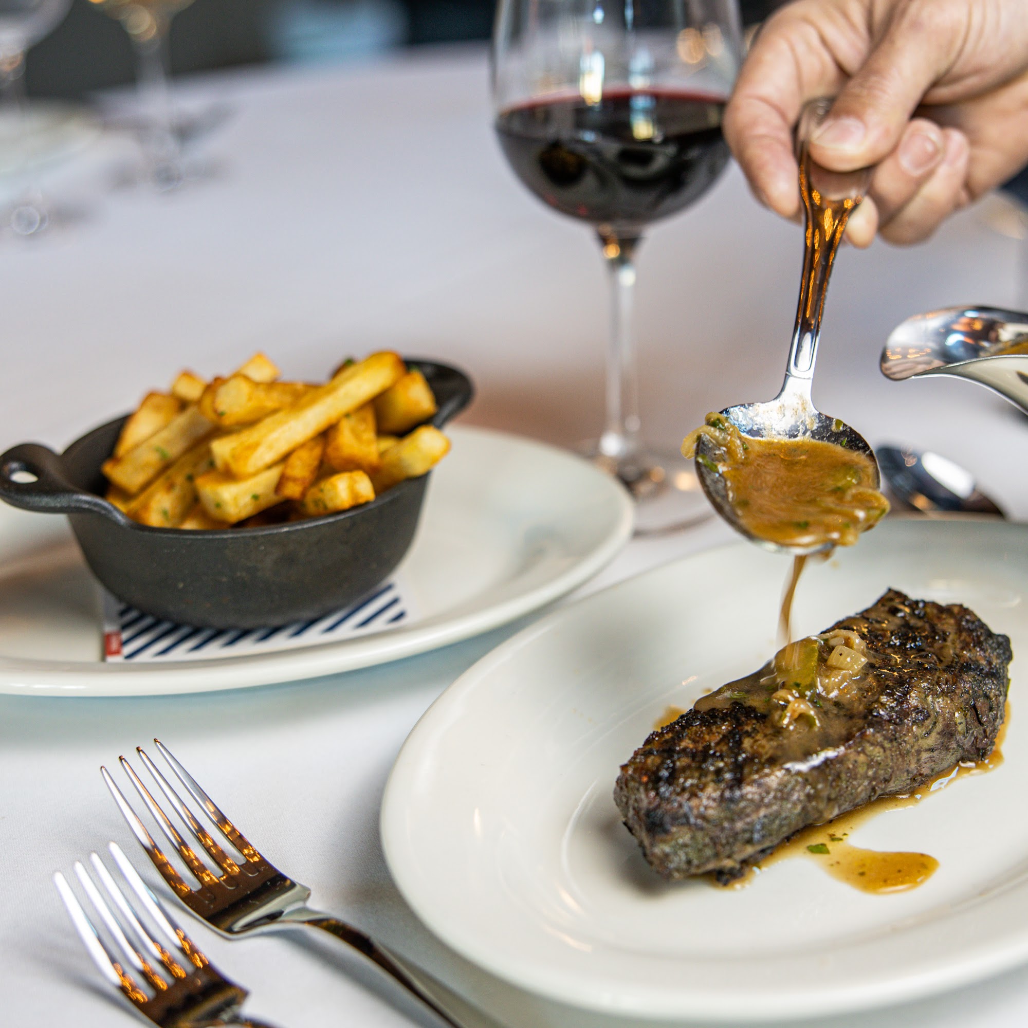 Resto L'Antoinette French American Bistro Milton