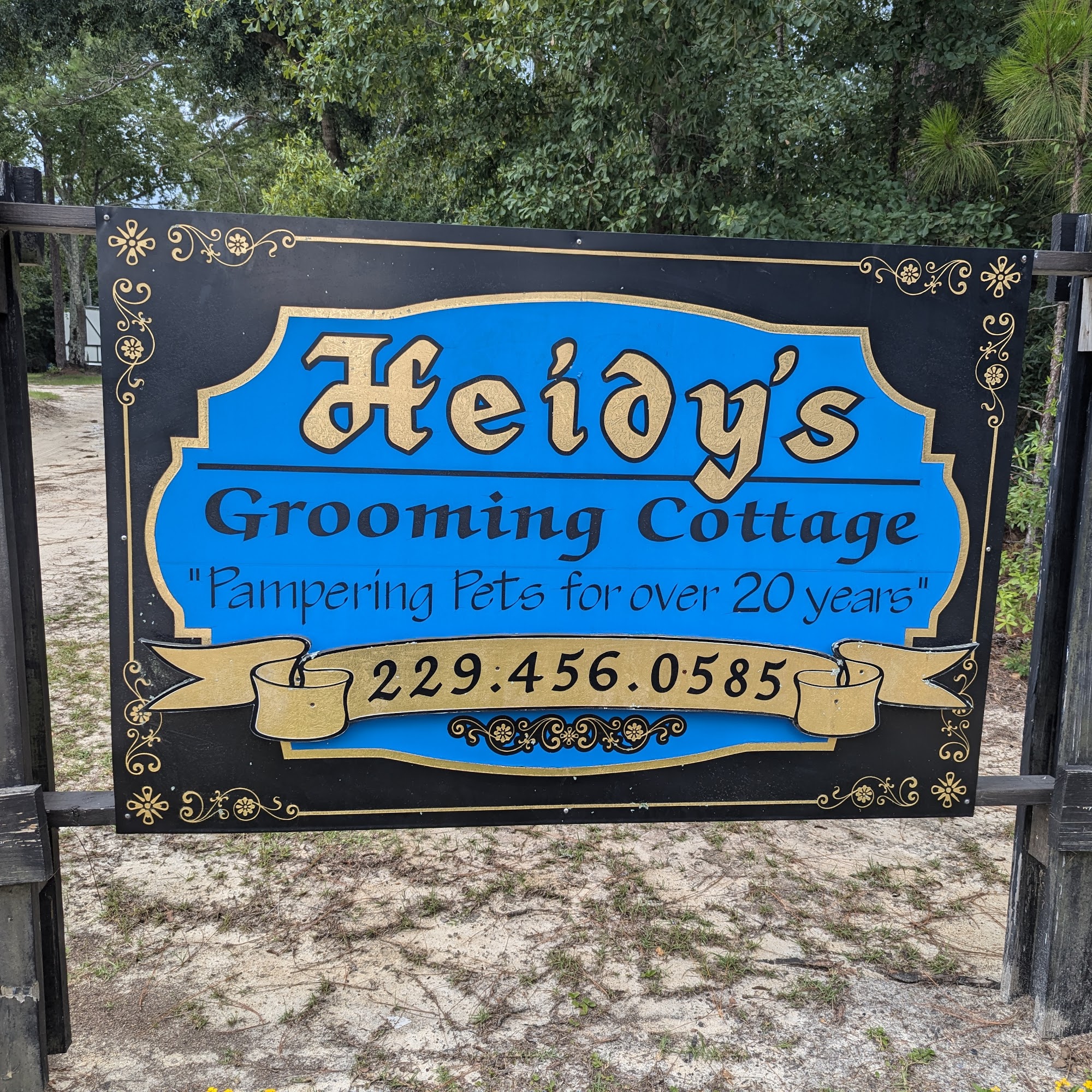 Heidy’s Grooming Cottage 4143 S Main St, Moultrie Georgia 31768