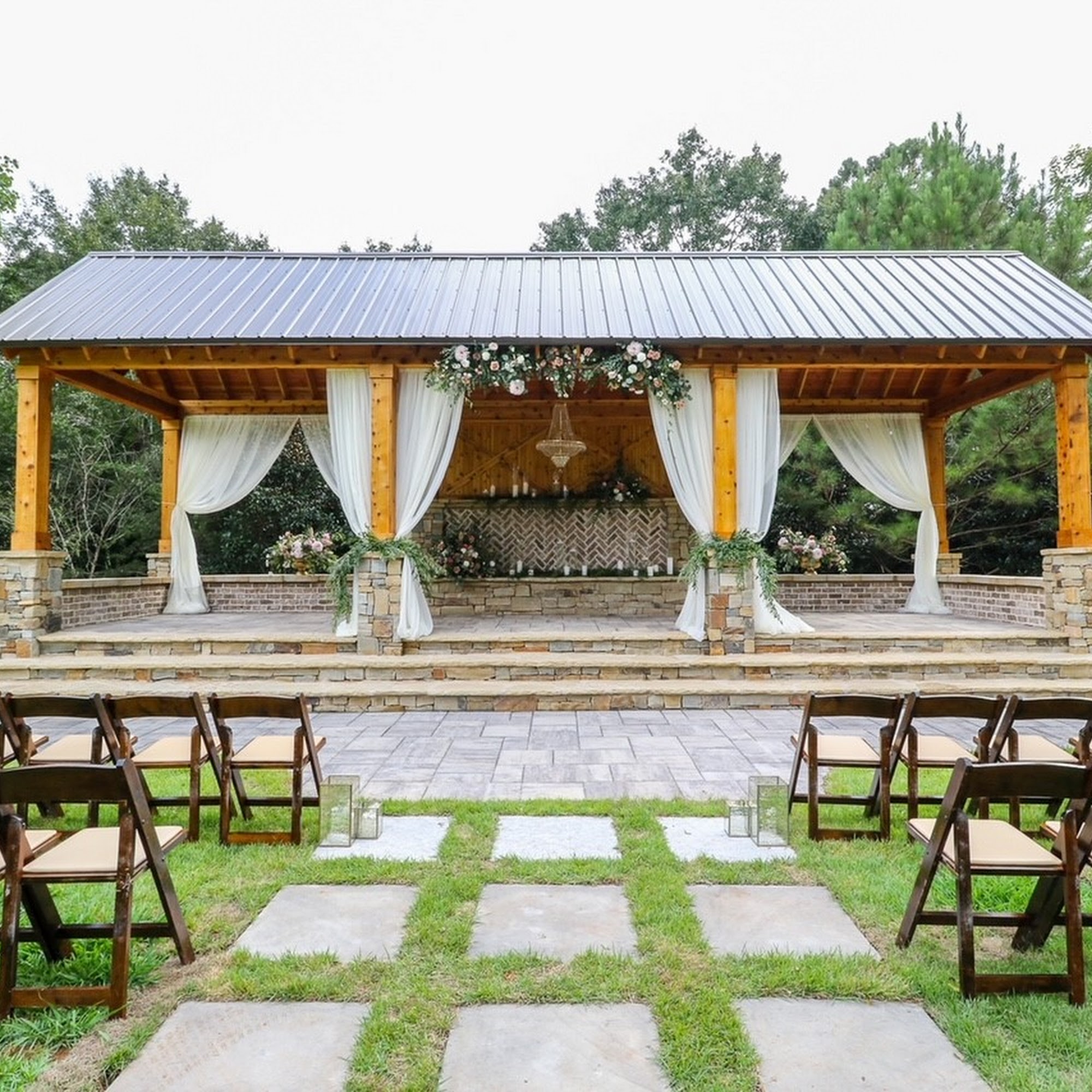 Vinewood Stables by Wedgewood Weddings 1324 Roscoe Rd, Newnan Georgia 30263