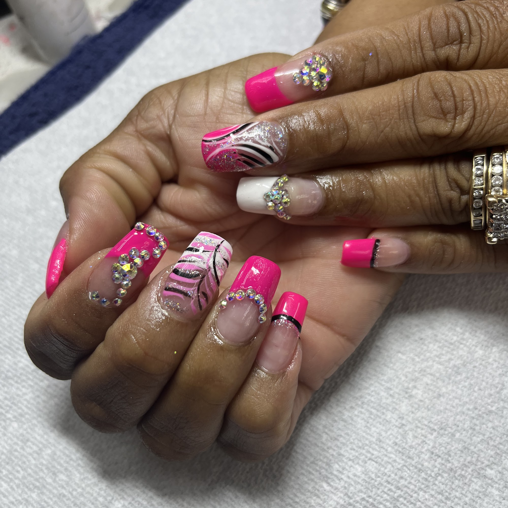Super Nails 7490 Old National Hwy, Riverdale Georgia 30296