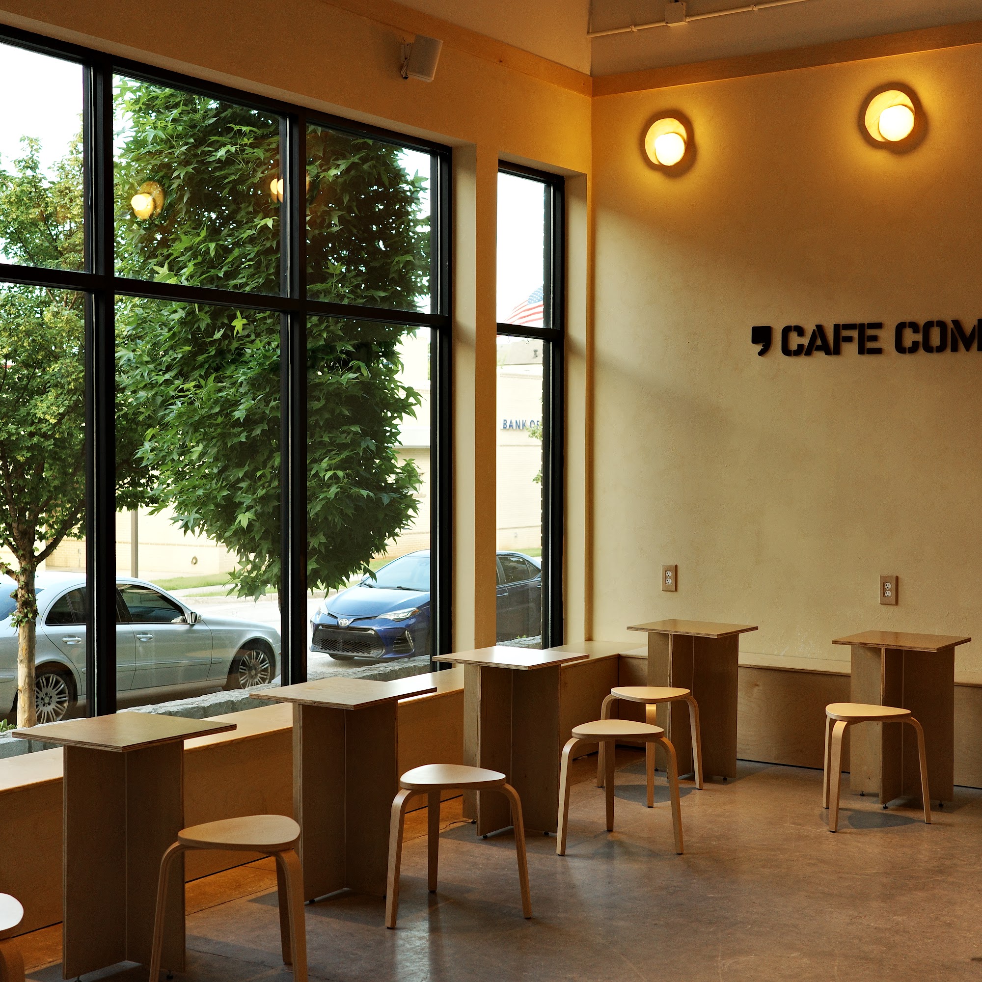 Cafe Comma