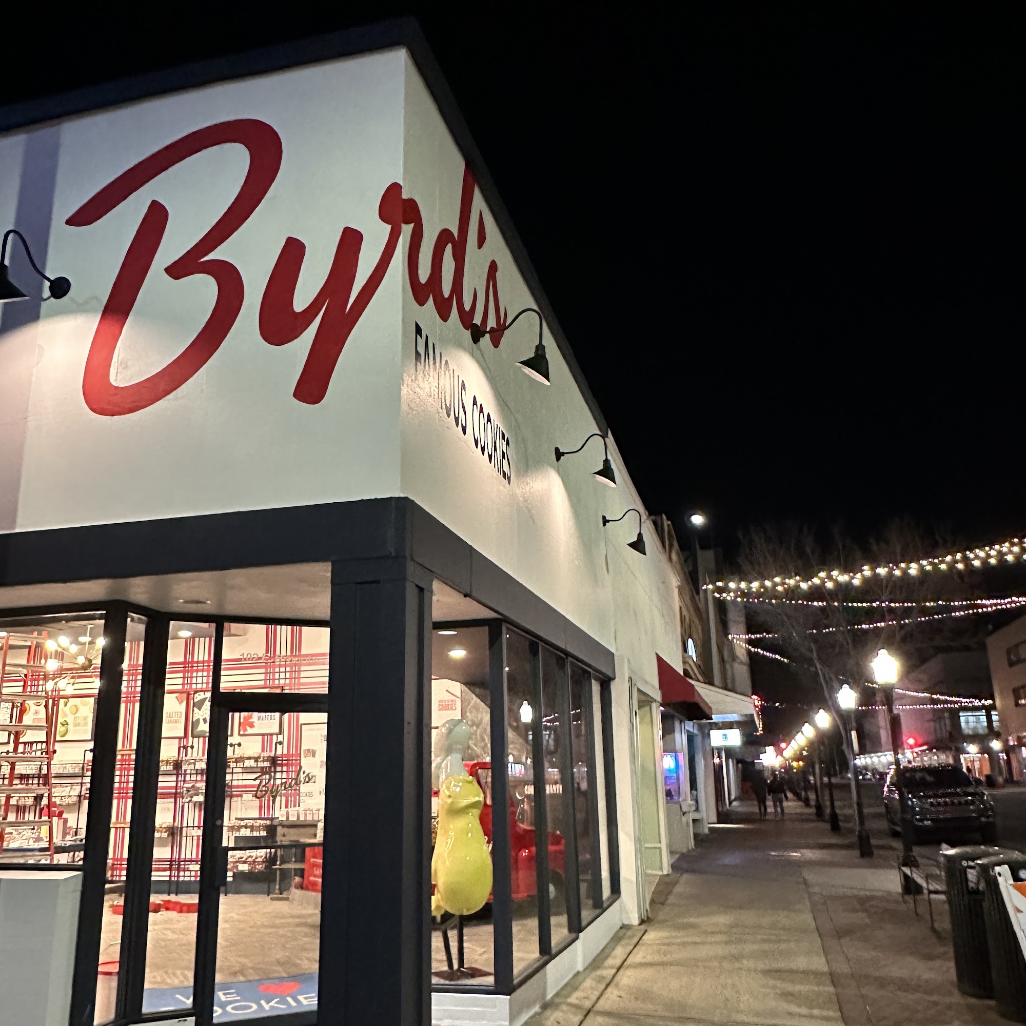 Byrd's Famous Cookies - Broughton 102 E Broughton St, Savannah, GA 31401