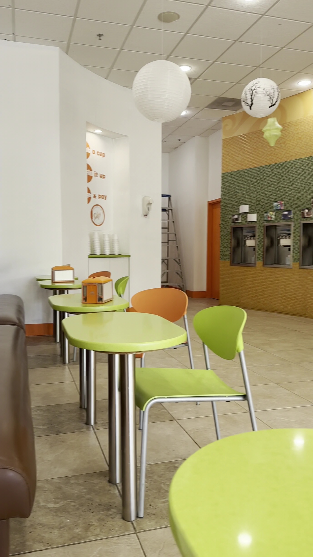 Suzy's Frozen Yogurt Shop Menu