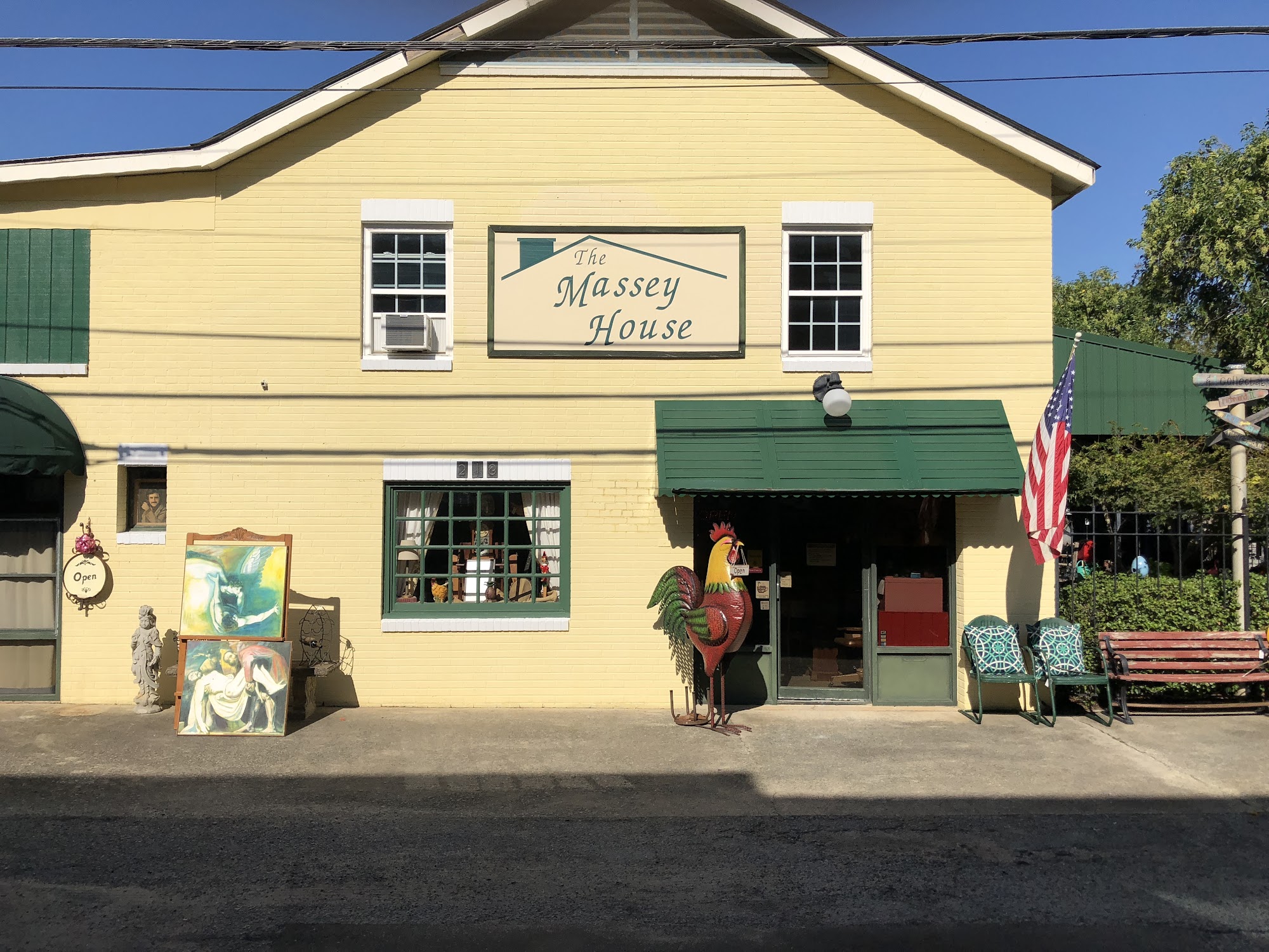 t & l collectables in The Massey House Tifton