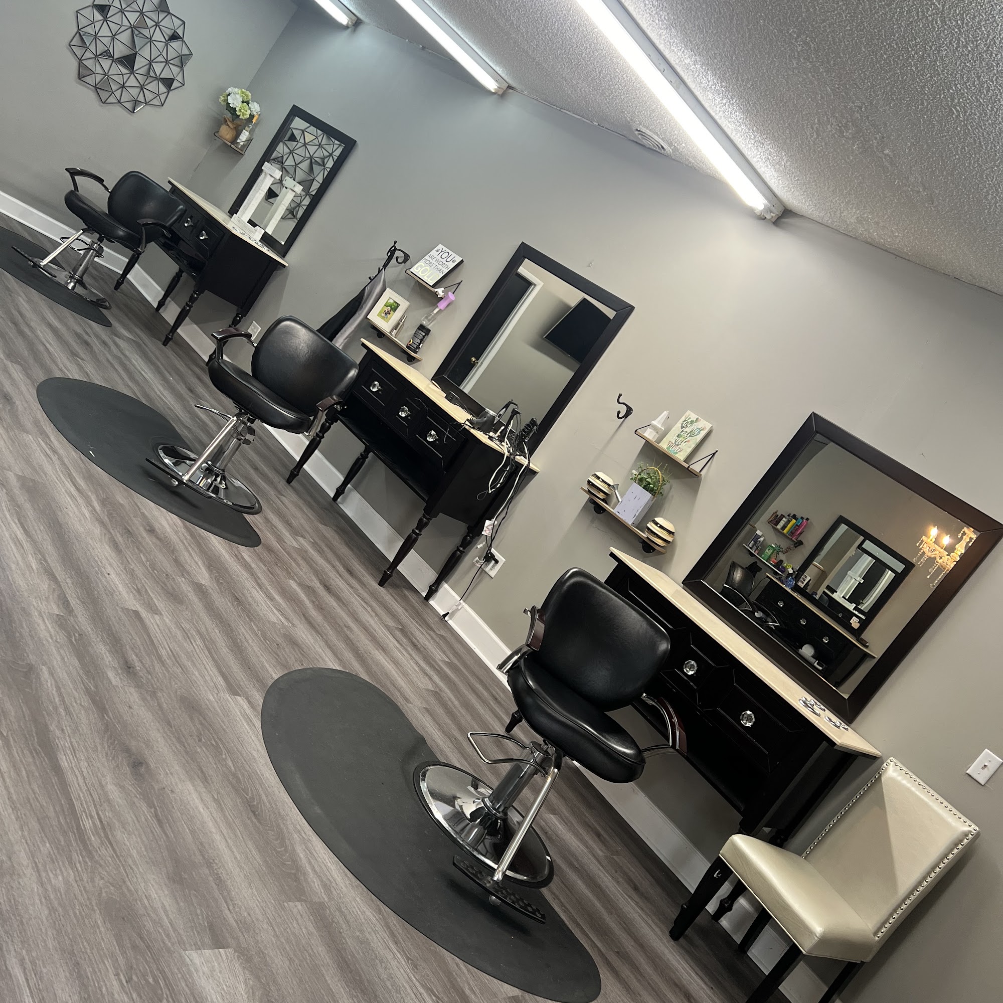Lavish salon 703 NW Main St, Vidalia Georgia 30474
