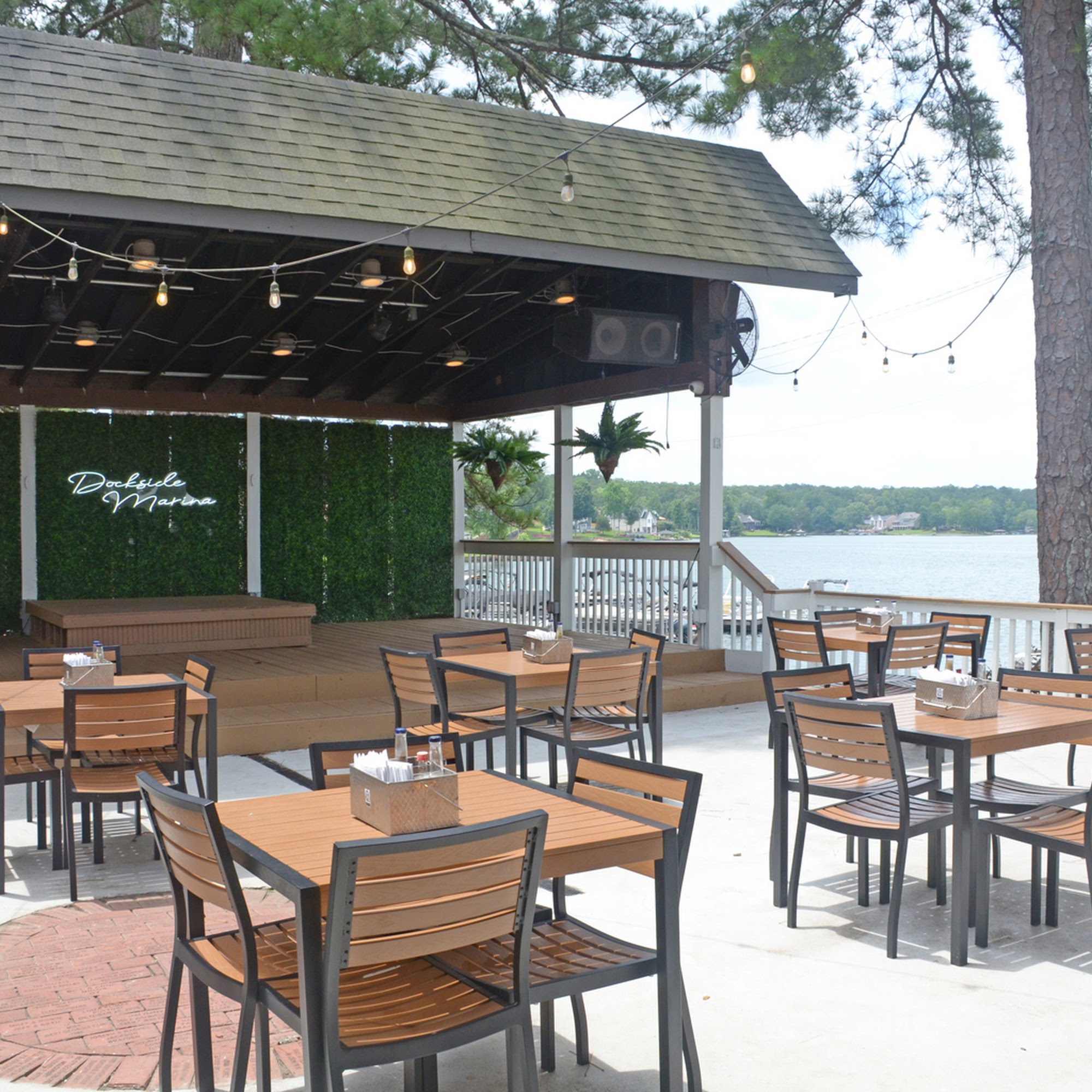 Dockside Marina Restaurant & Bar Villa Rica