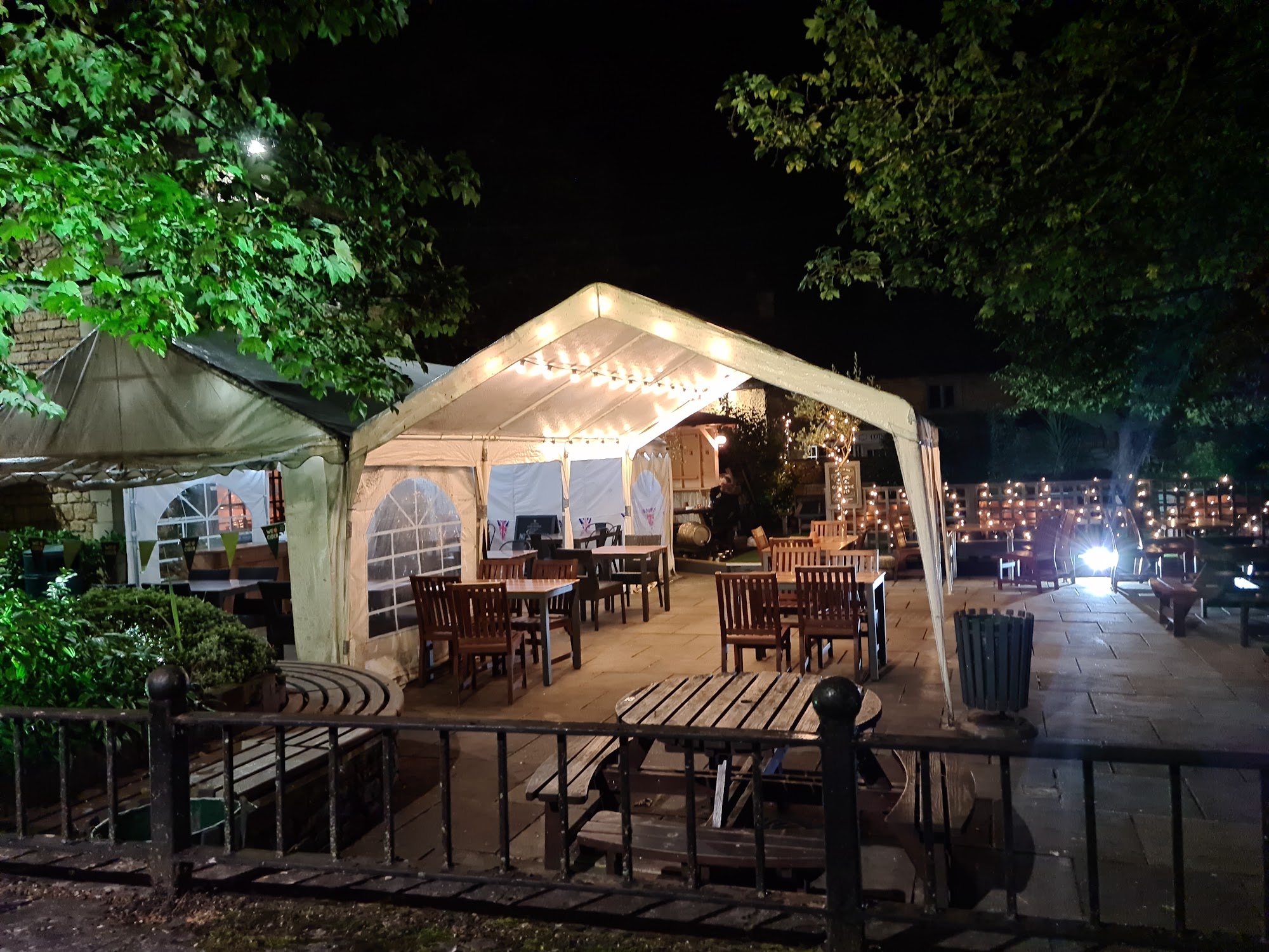 Kingsbridge Riverside, Bourton-on-the-Water, Cheltenham