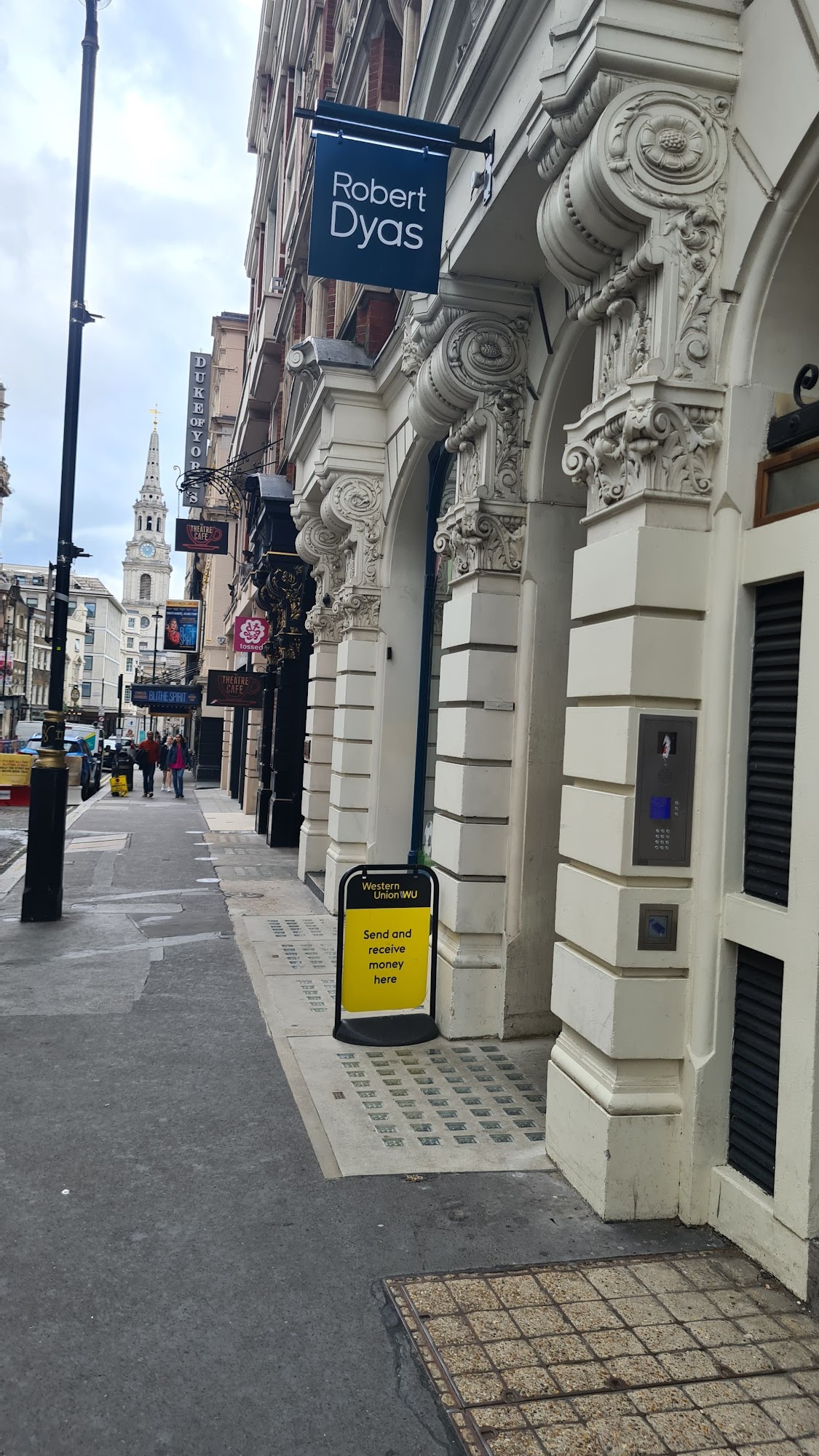 Robert Dyas St Martin's Lane