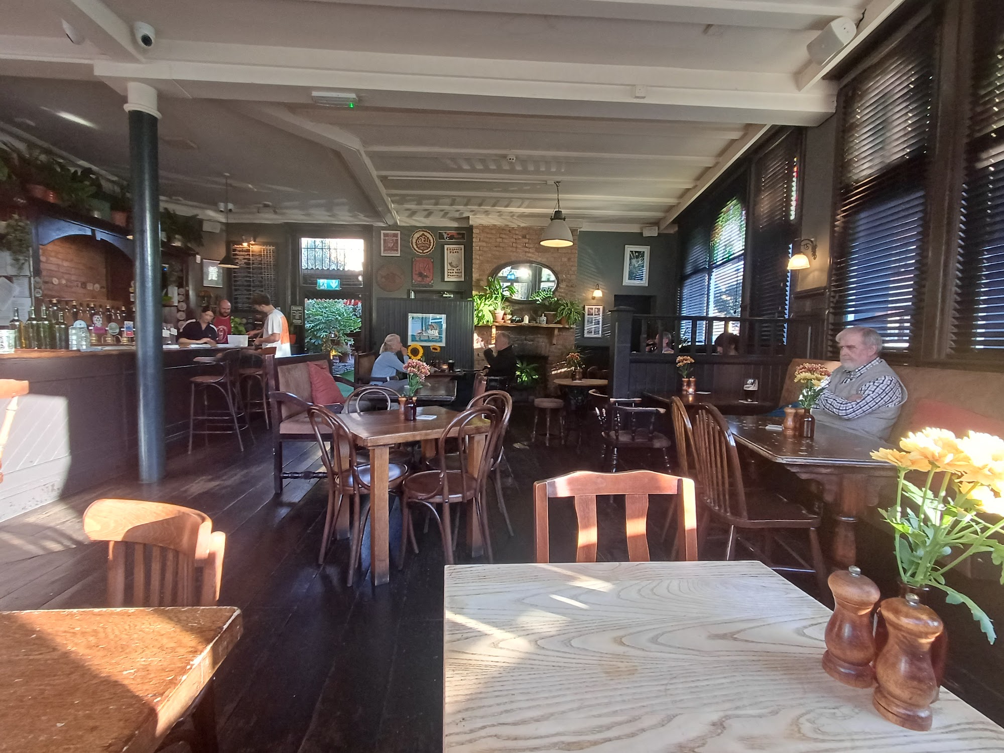 The Black Dog Beer House 17 Albany Rd, Brentford