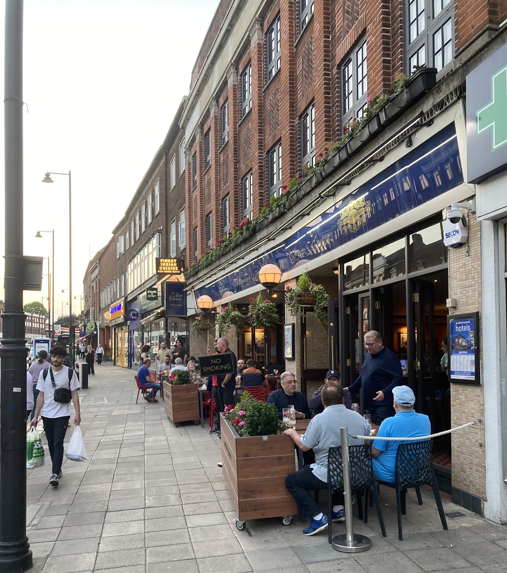 The New Crown - JD Wetherspoon 80-84 Chase Side, London